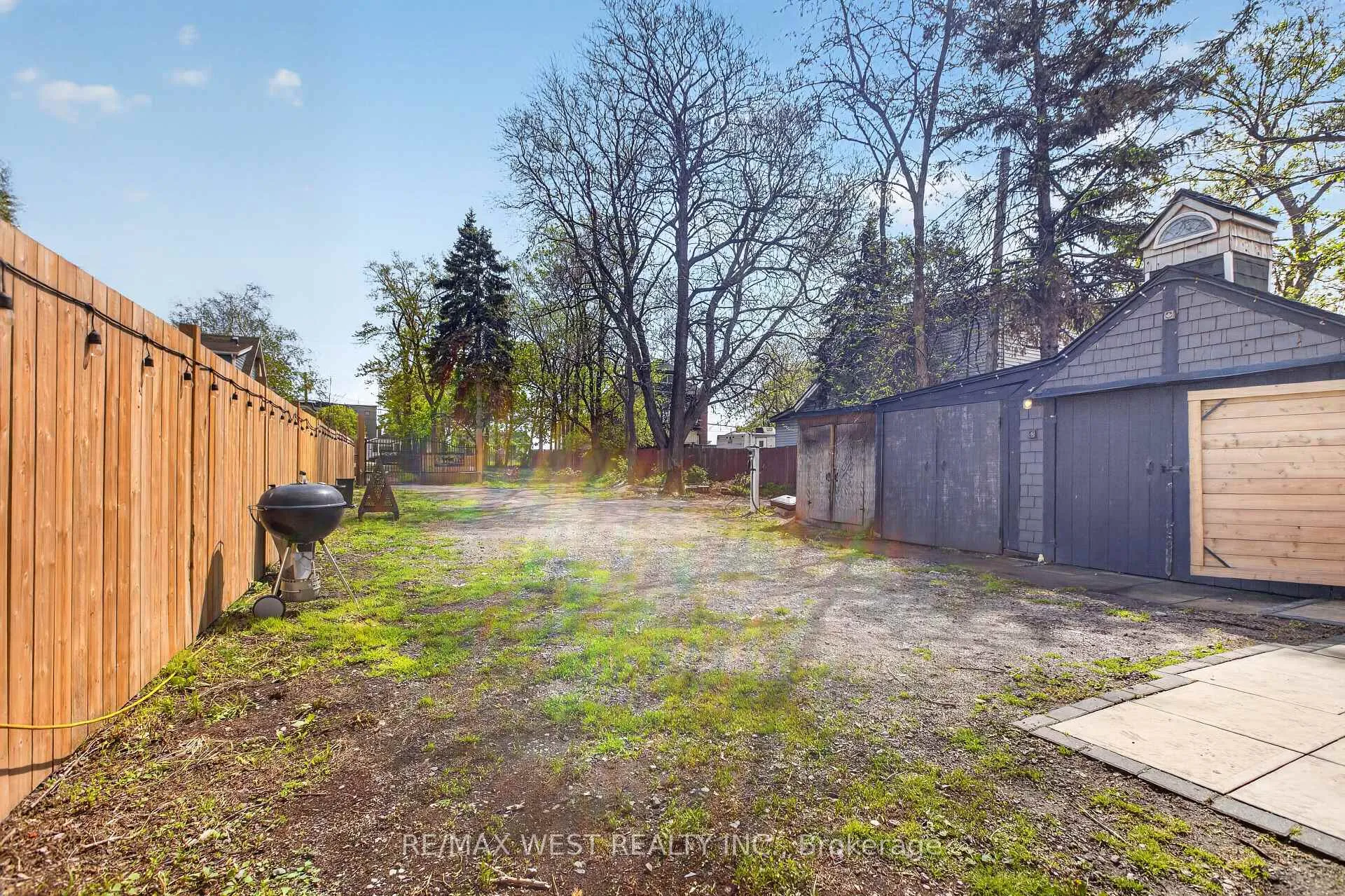 Photo 4 of 834 Beach Boulevard, Hamilton, Hamilton Beach — HOMEH