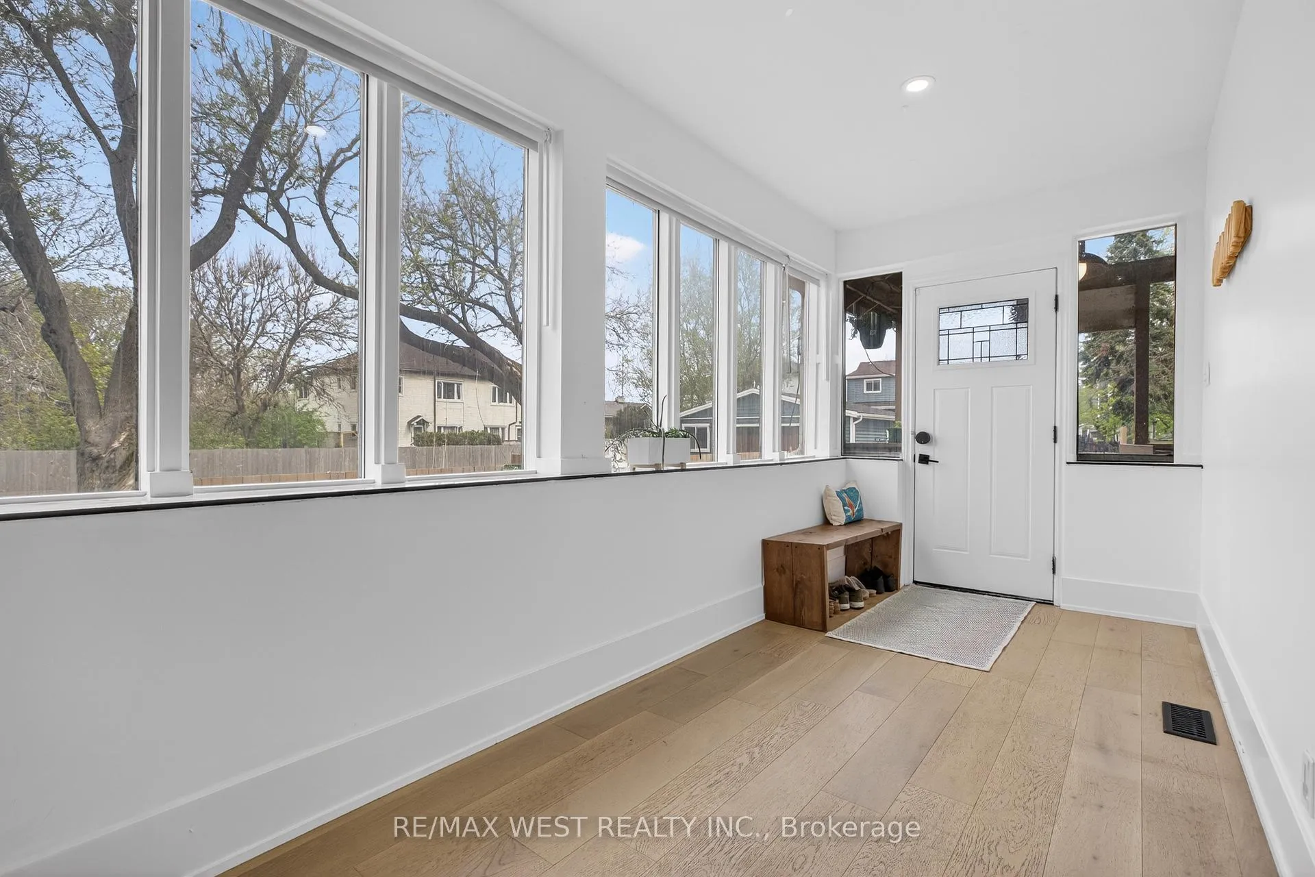 Photo 7 of 834 Beach Boulevard, Hamilton, Hamilton Beach — HOMEH