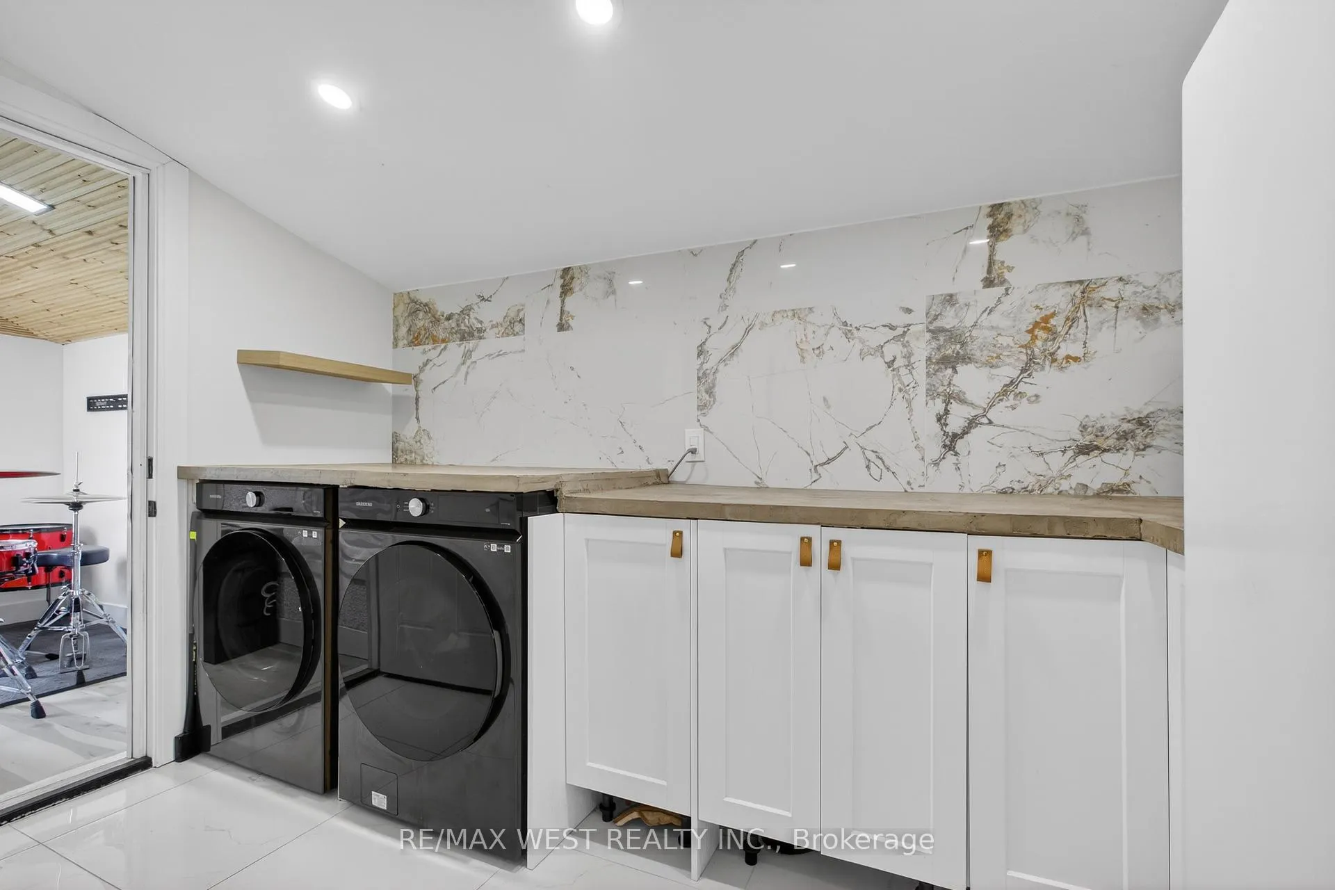 Photo 14 of 834 Beach Boulevard, Hamilton, Hamilton Beach — HOMEH