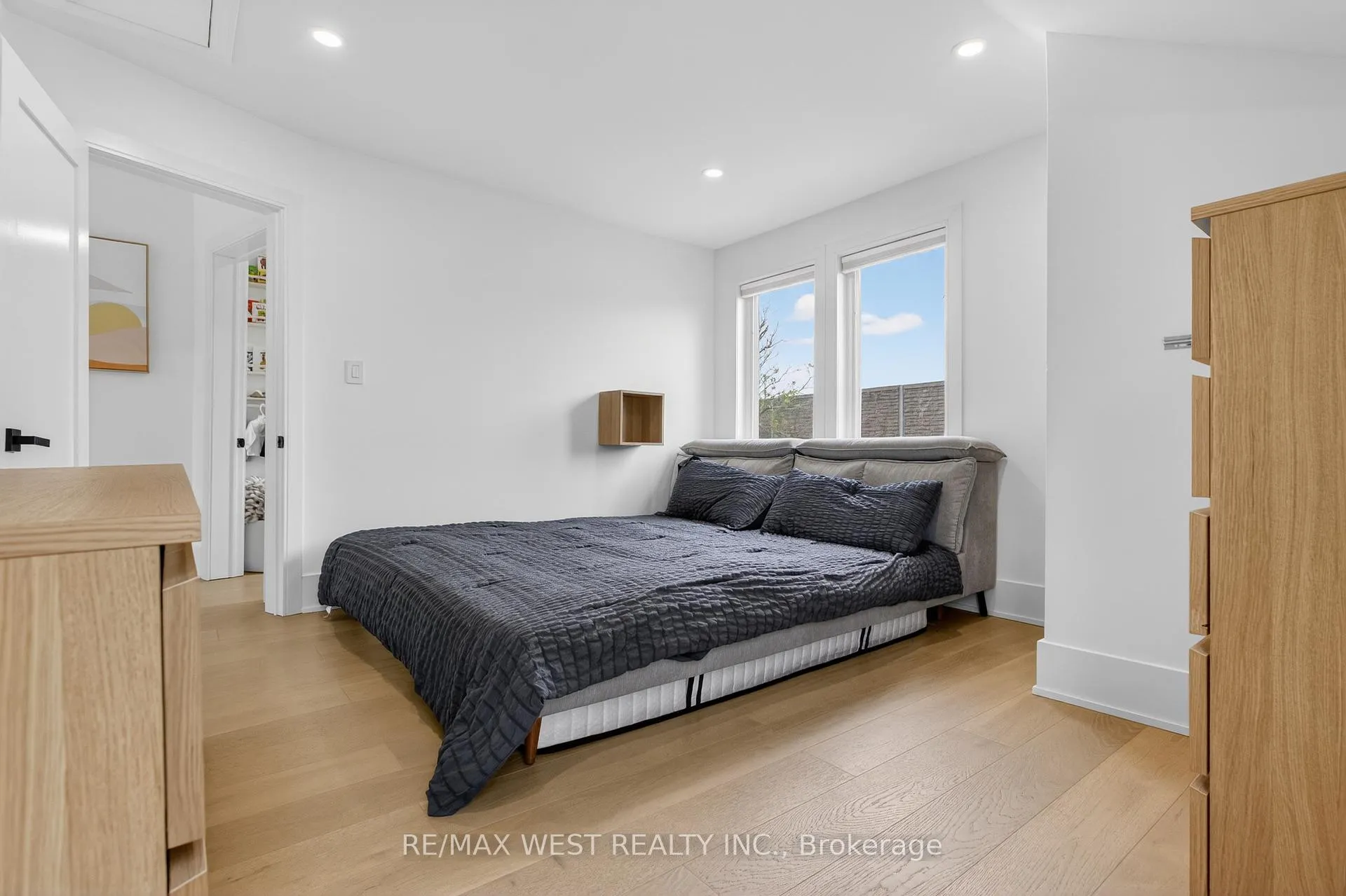 Photo 17 of 834 Beach Boulevard, Hamilton, Hamilton Beach — HOMEH