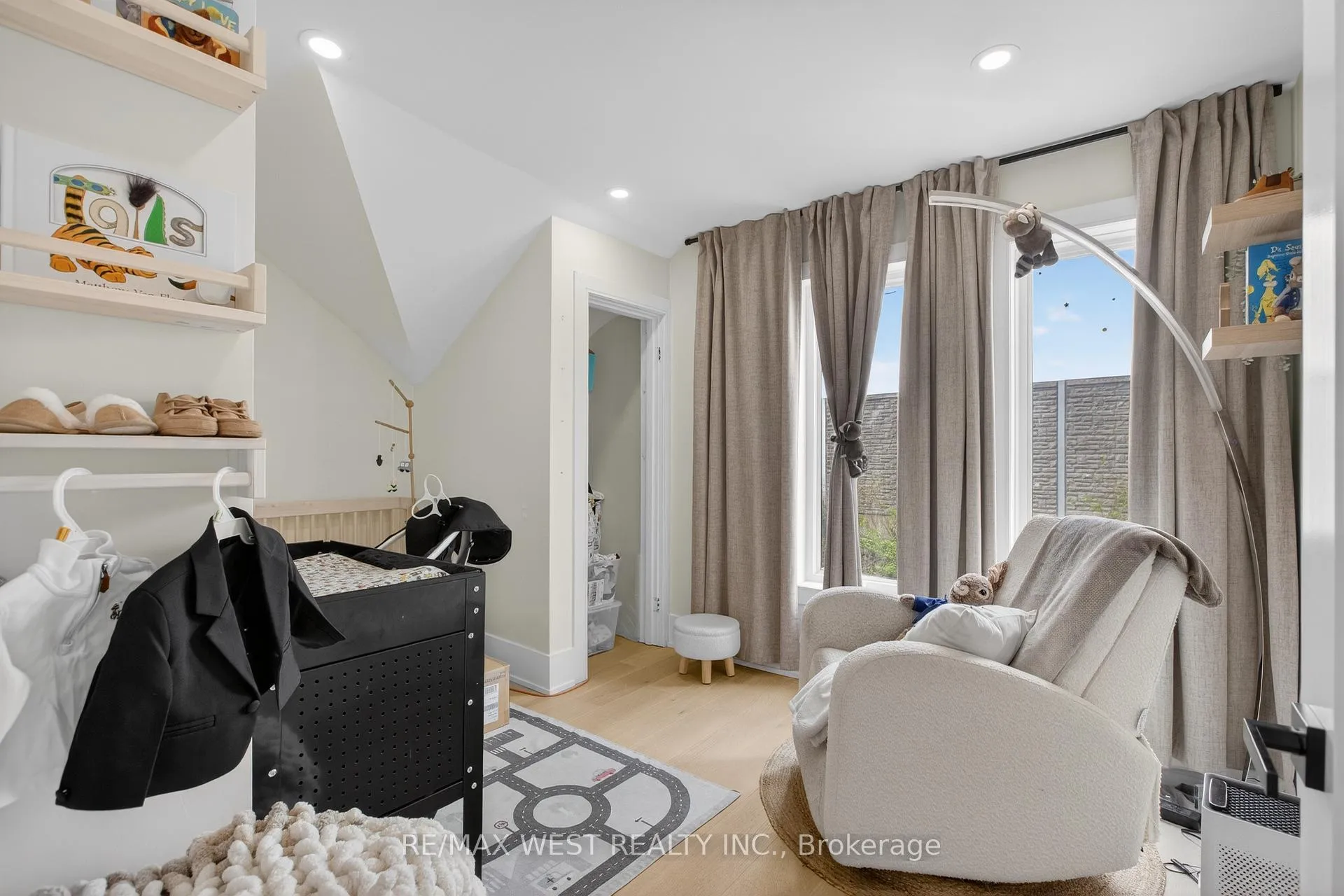 Photo 21 of 834 Beach Boulevard, Hamilton, Hamilton Beach — HOMEH