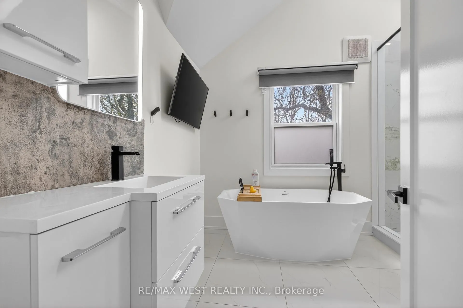 Photo 23 of 834 Beach Boulevard, Hamilton, Hamilton Beach — HOMEH