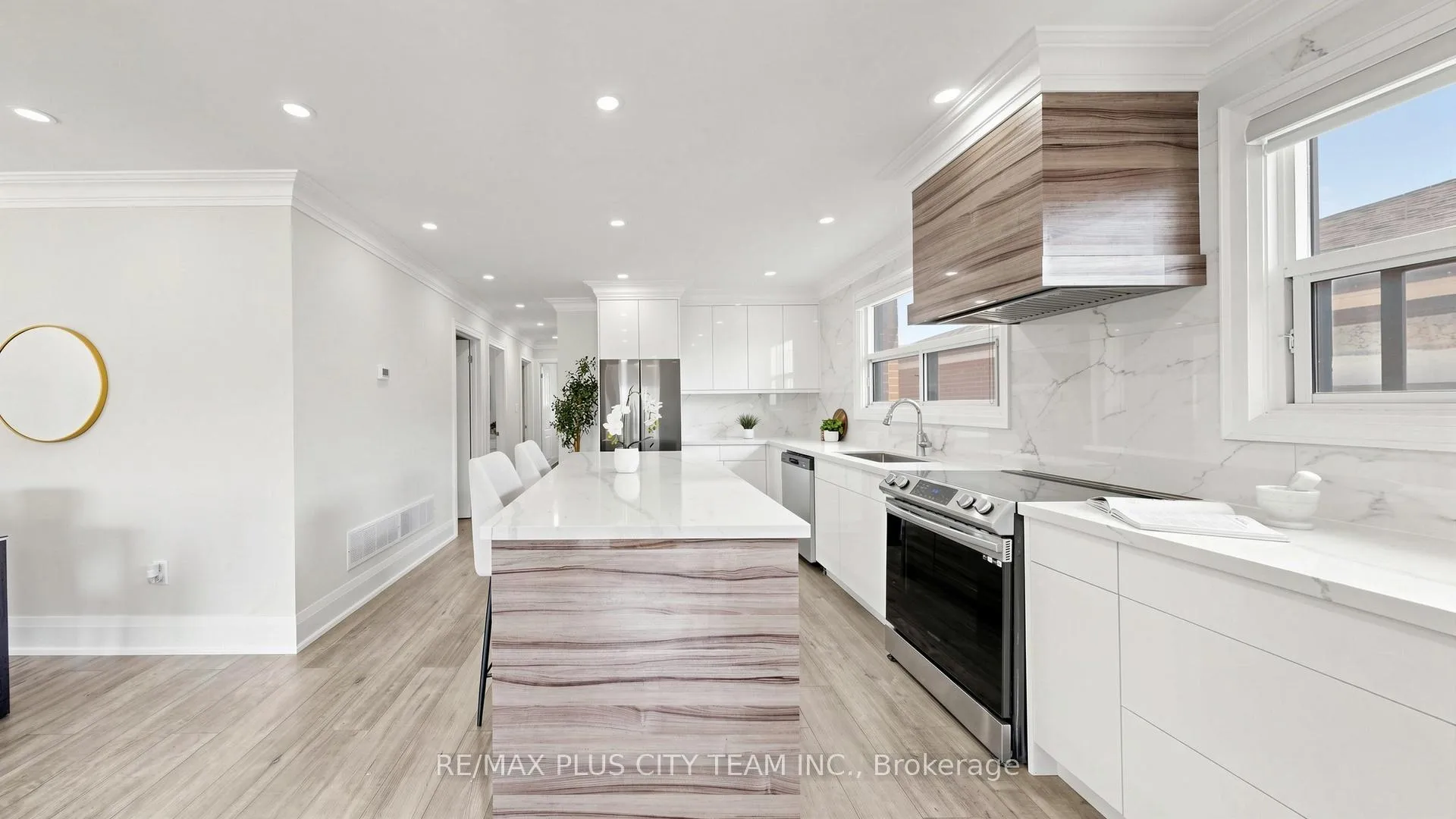 Photo 12 of 63 Picaro Drive, North York, Glenfield-Jane Heights — HOMEH