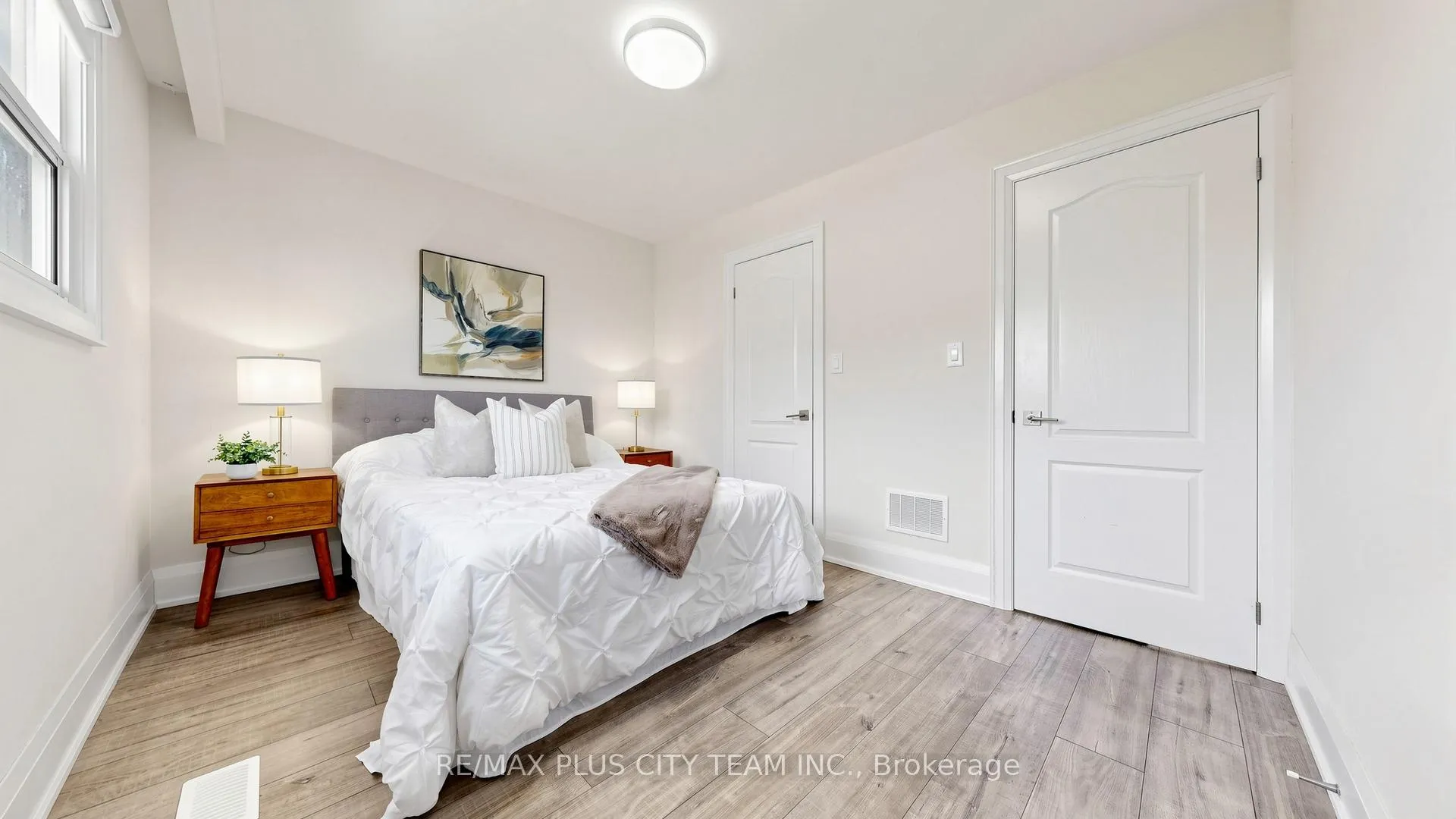 Photo 17 of 63 Picaro Drive, North York, Glenfield-Jane Heights — HOMEH