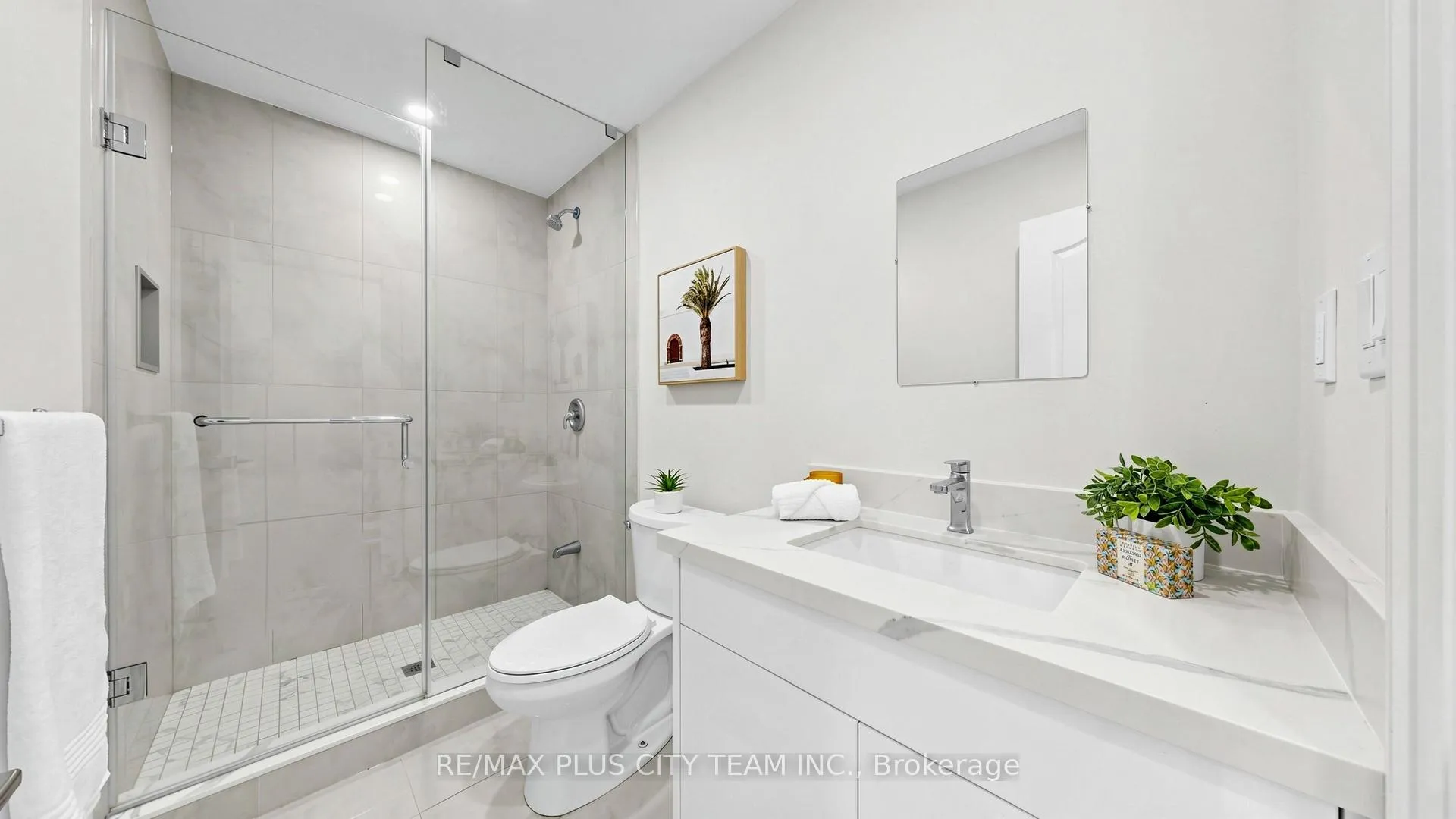 Photo 22 of 63 Picaro Drive, North York, Glenfield-Jane Heights — HOMEH