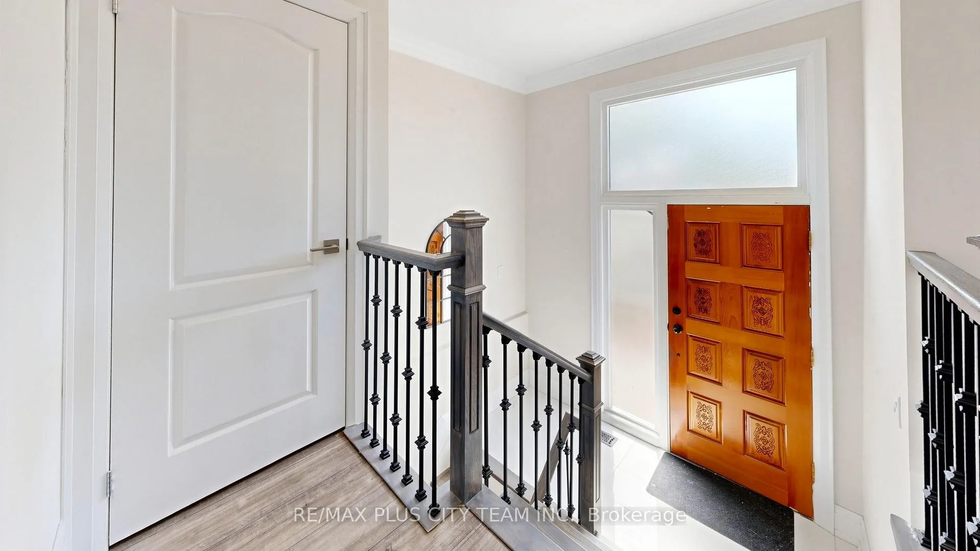 Photo 23 of 63 Picaro Drive, North York, Glenfield-Jane Heights — HOMEH