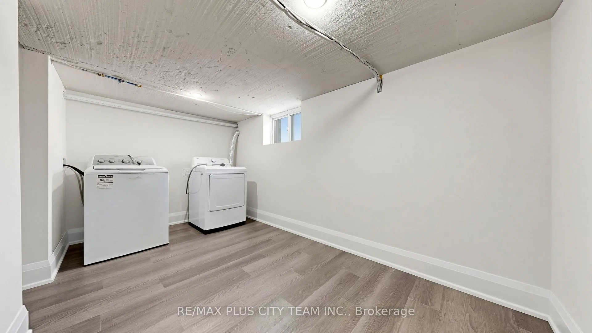 Photo 37 of 63 Picaro Drive, North York, Glenfield-Jane Heights — HOMEH