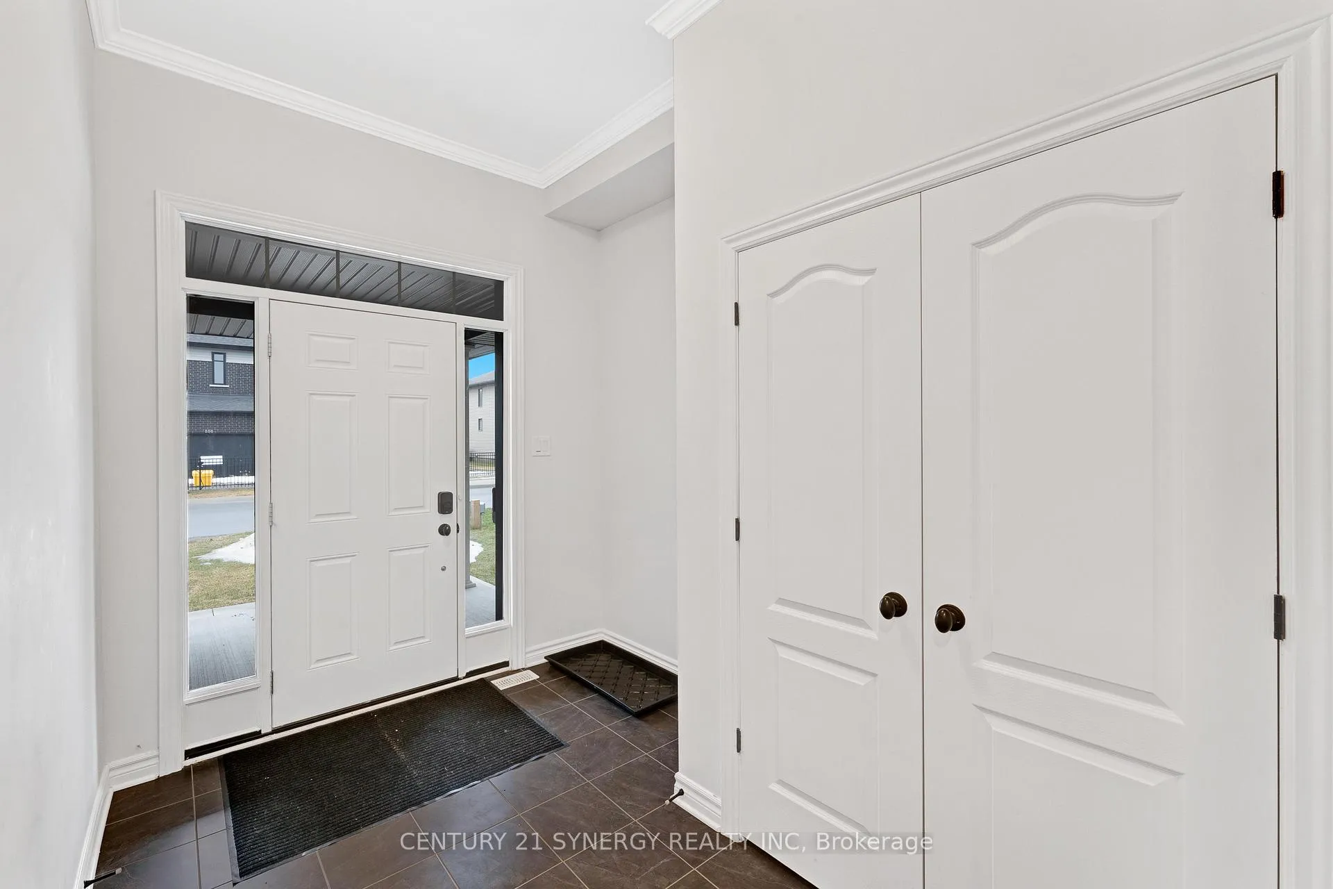 Photo 3 of 555 Bobolink Ridge, Ottawa, Stittsville (South) — HOMEH