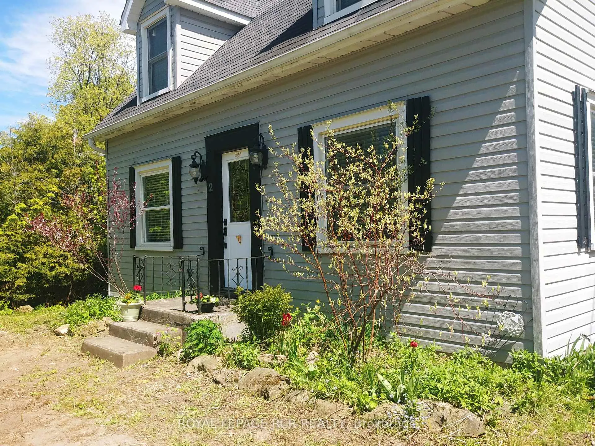 Photo 3 of 2 Dundas W Street, Erin — HOMEH