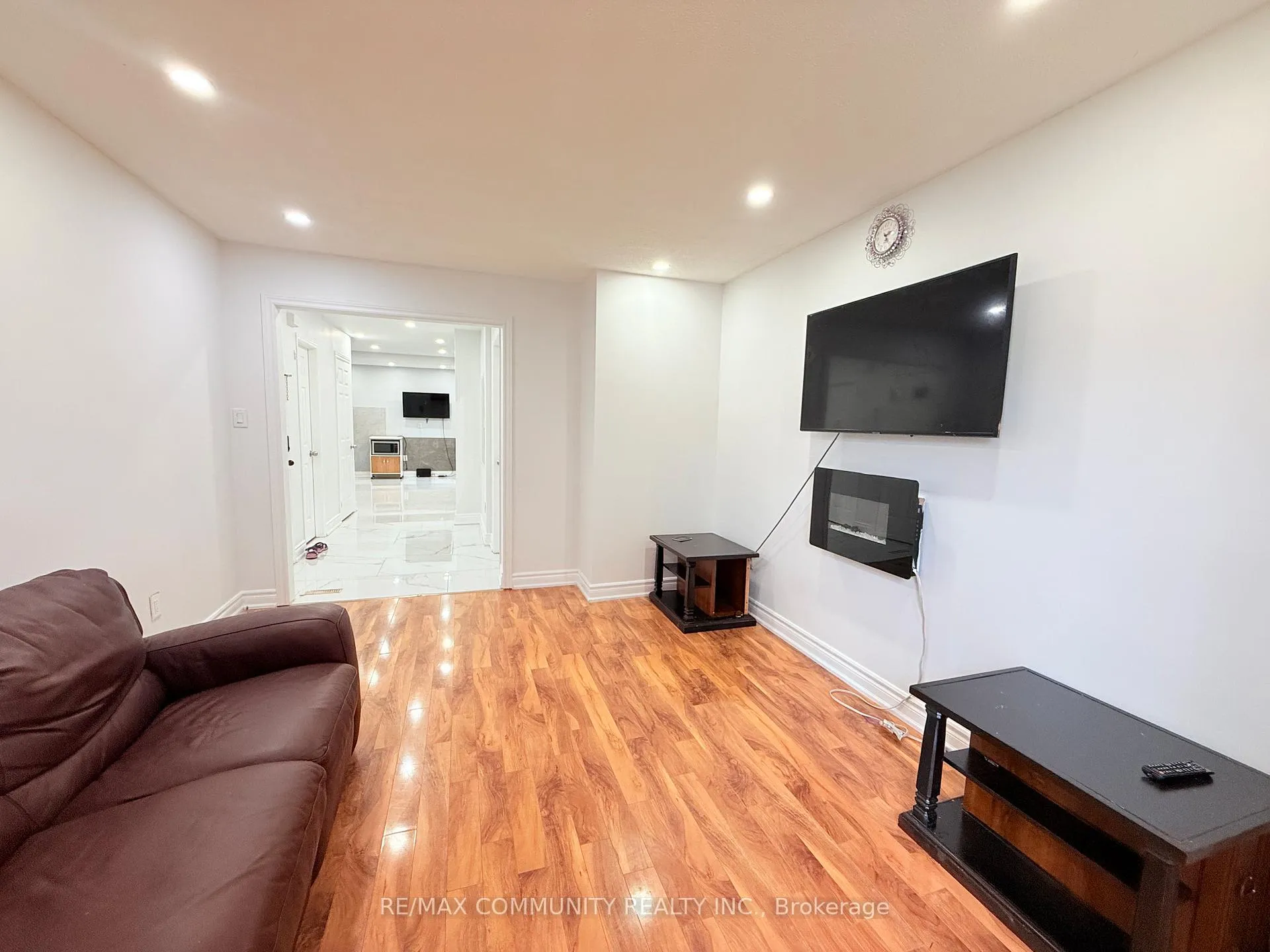 Photo 4 of 78 Shady Pine Circle S, Brampton, Sandringham-Wellington — HOMEH