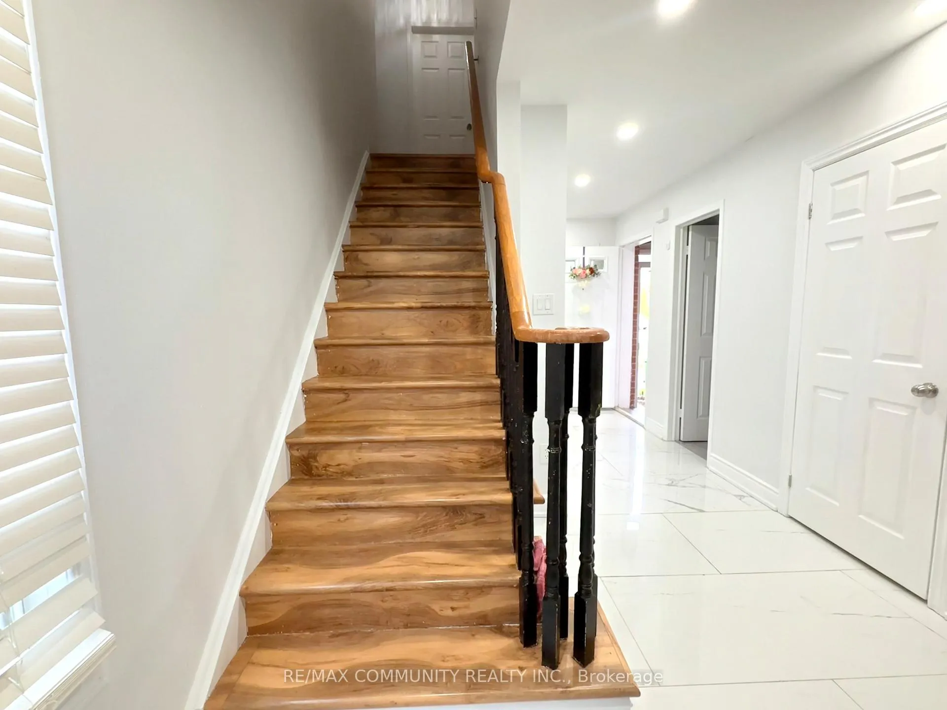 Photo 7 of 78 Shady Pine Circle S, Brampton, Sandringham-Wellington — HOMEH