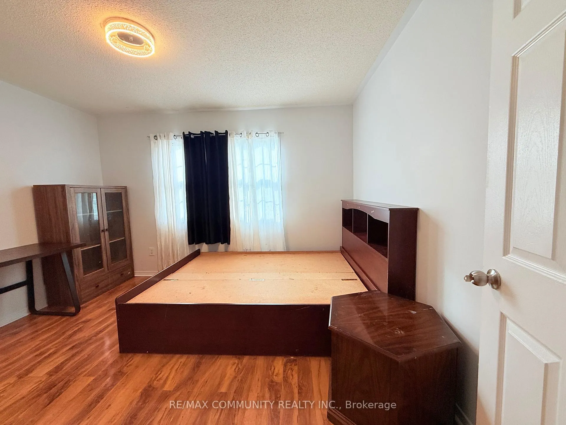Photo 9 of 78 Shady Pine Circle S, Brampton, Sandringham-Wellington — HOMEH