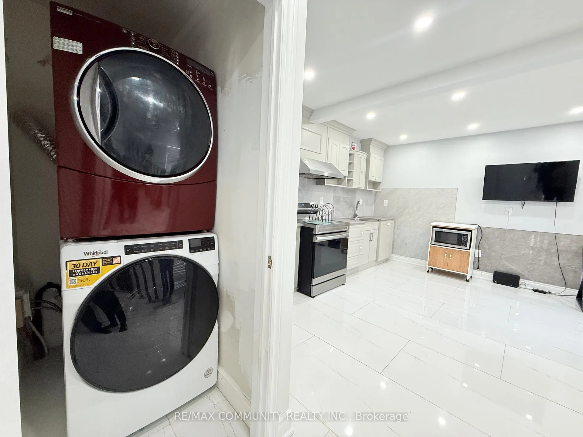 Photo 15 of 78 Shady Pine Circle S, Brampton, Sandringham-Wellington — HOMEH