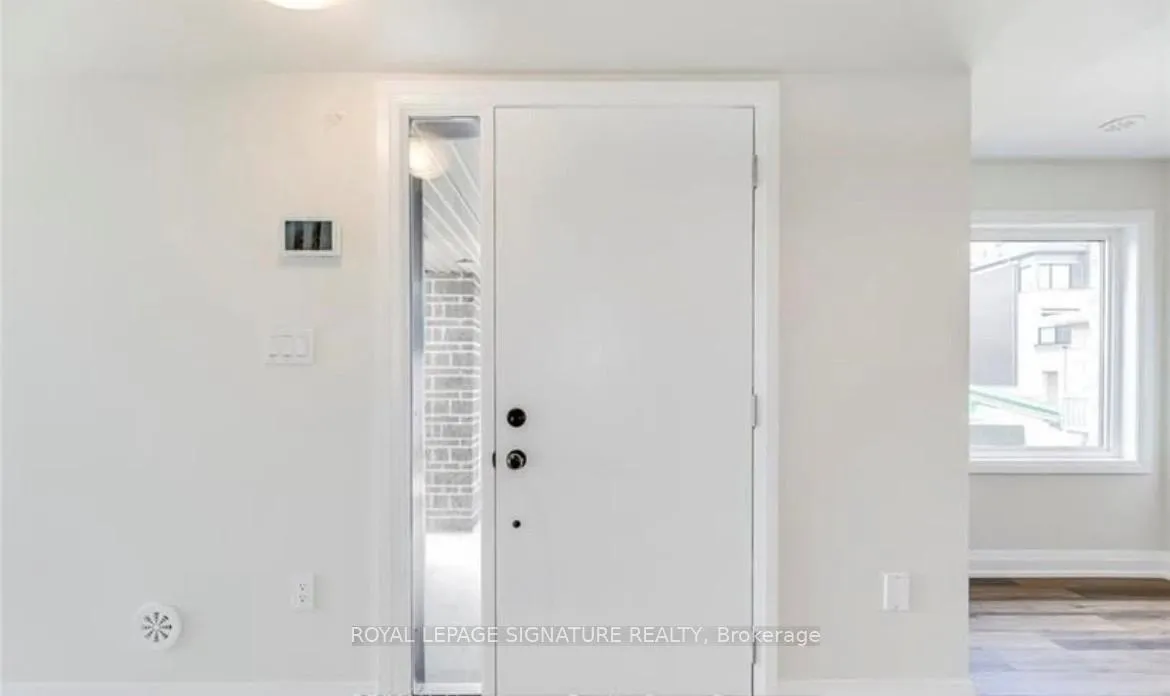 Photo 2 of 2498 Badger Crescent, Oakville, Glen Abbey — HOMEH