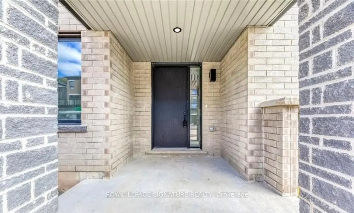 Photo 3 of 2498 Badger Crescent, Oakville, Glen Abbey — HOMEH