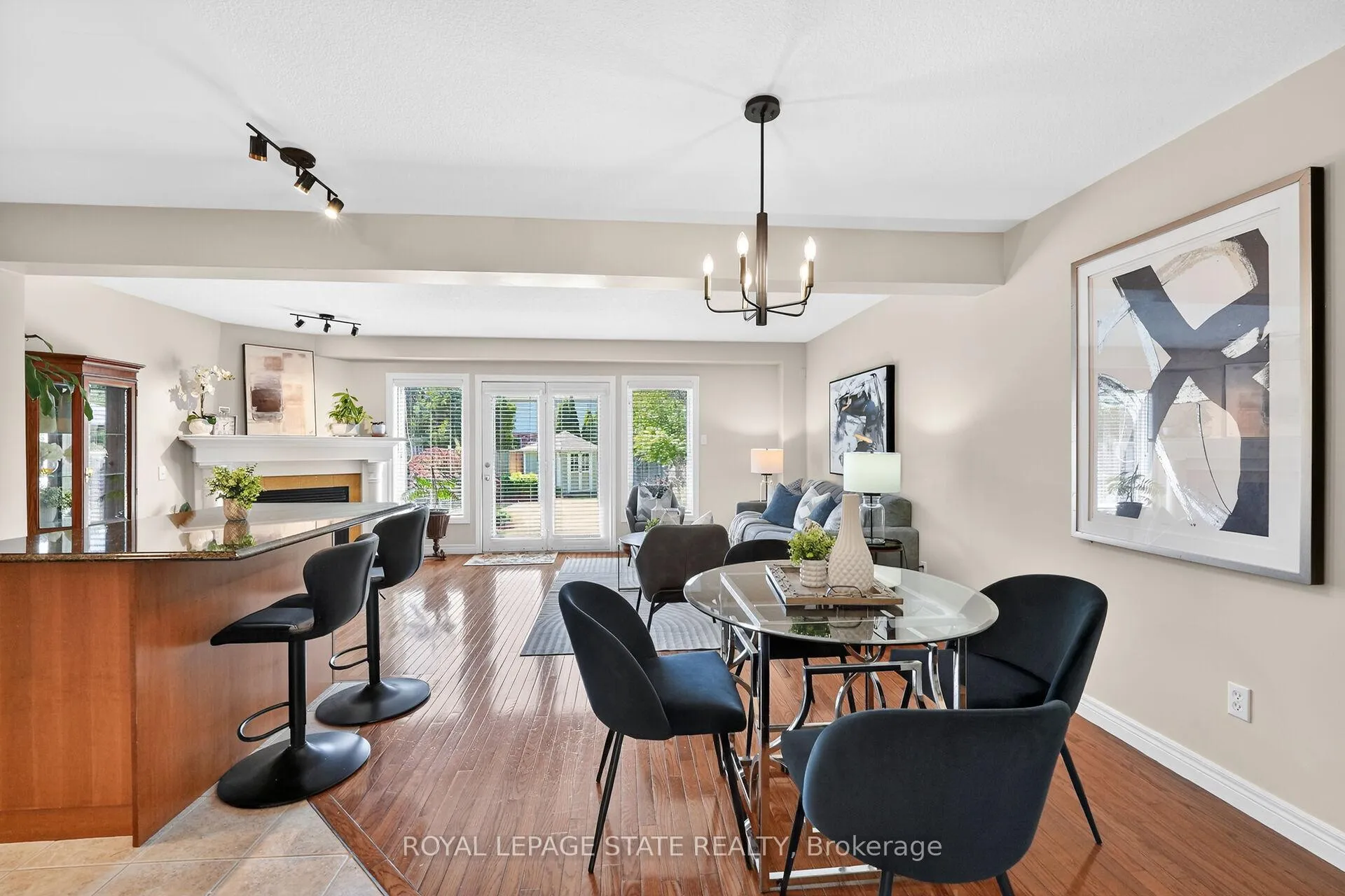 Photo 7 of 122 Magnolia Crescent, Grimsby, Grimsby West — HOMEH