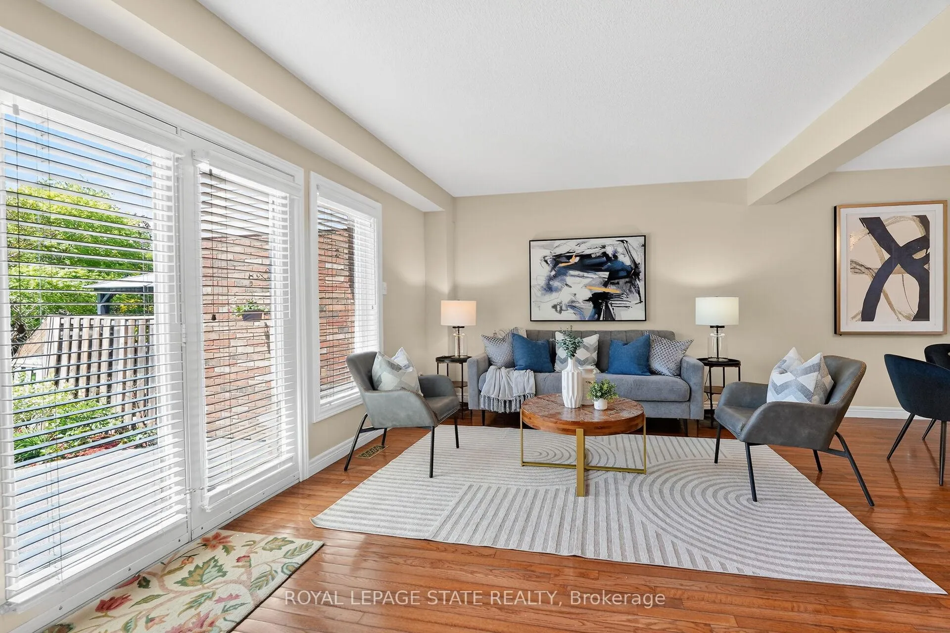 Photo 9 of 122 Magnolia Crescent, Grimsby, Grimsby West — HOMEH