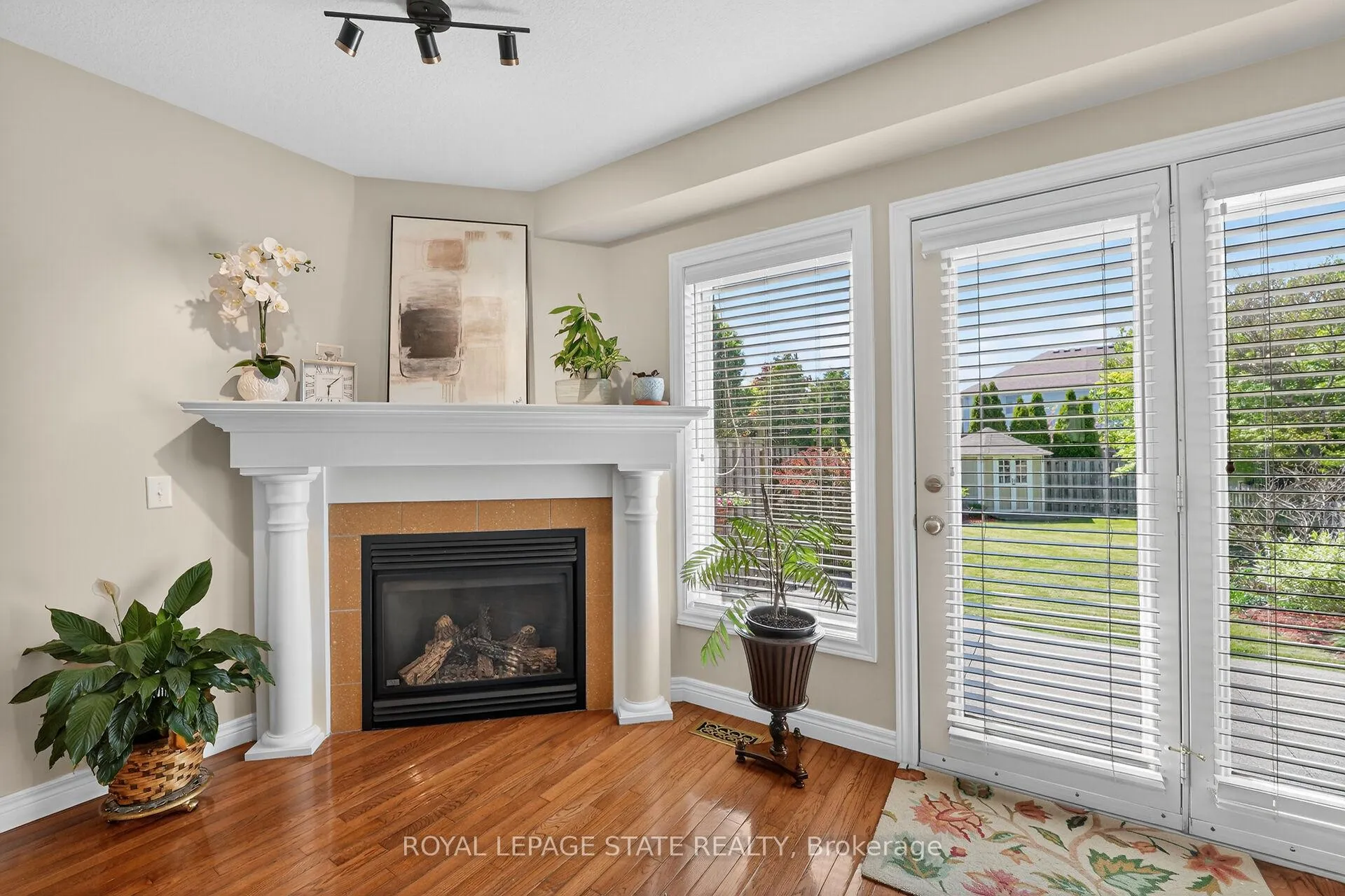 Photo 15 of 122 Magnolia Crescent, Grimsby, Grimsby West — HOMEH
