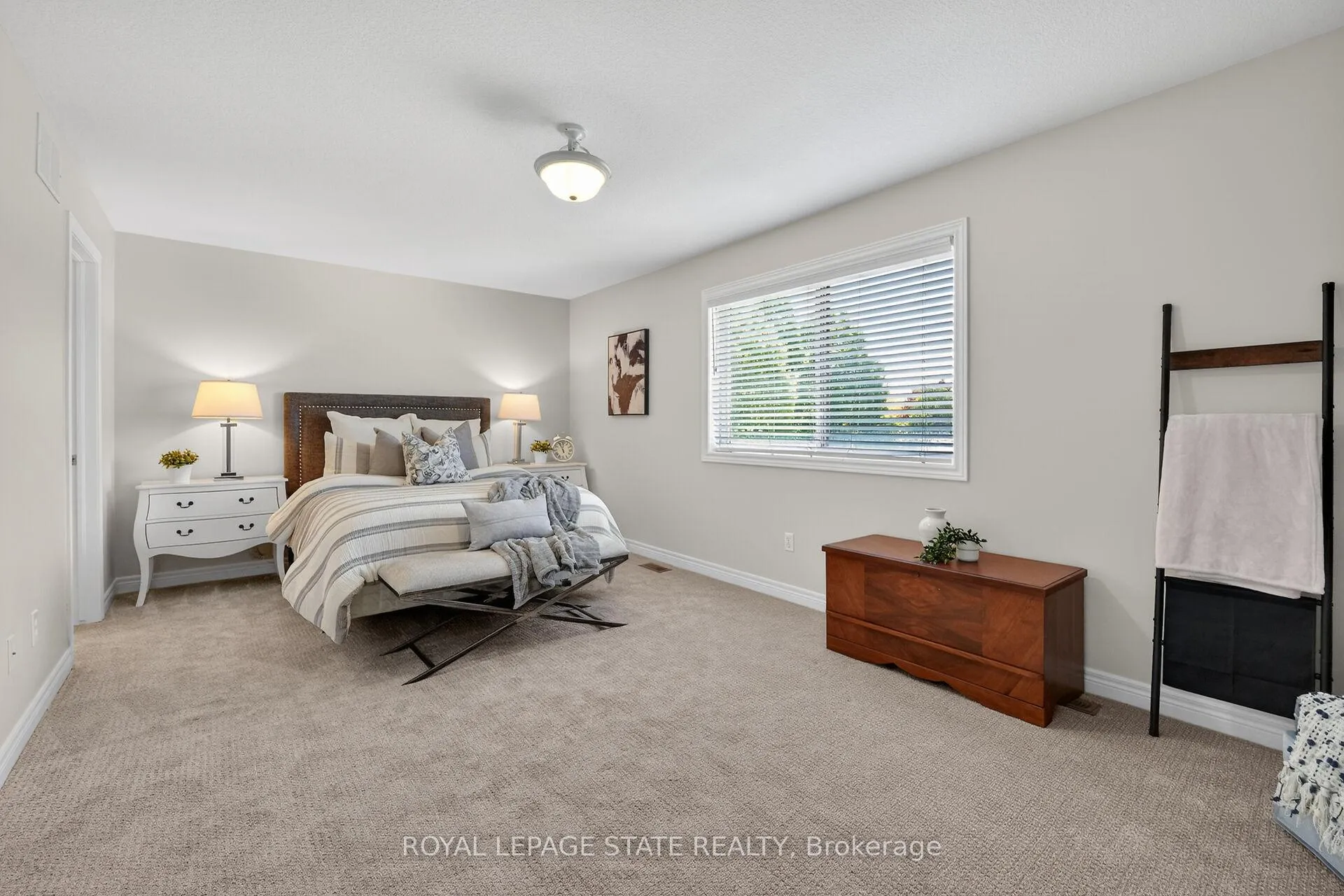 Photo 20 of 122 Magnolia Crescent, Grimsby, Grimsby West — HOMEH