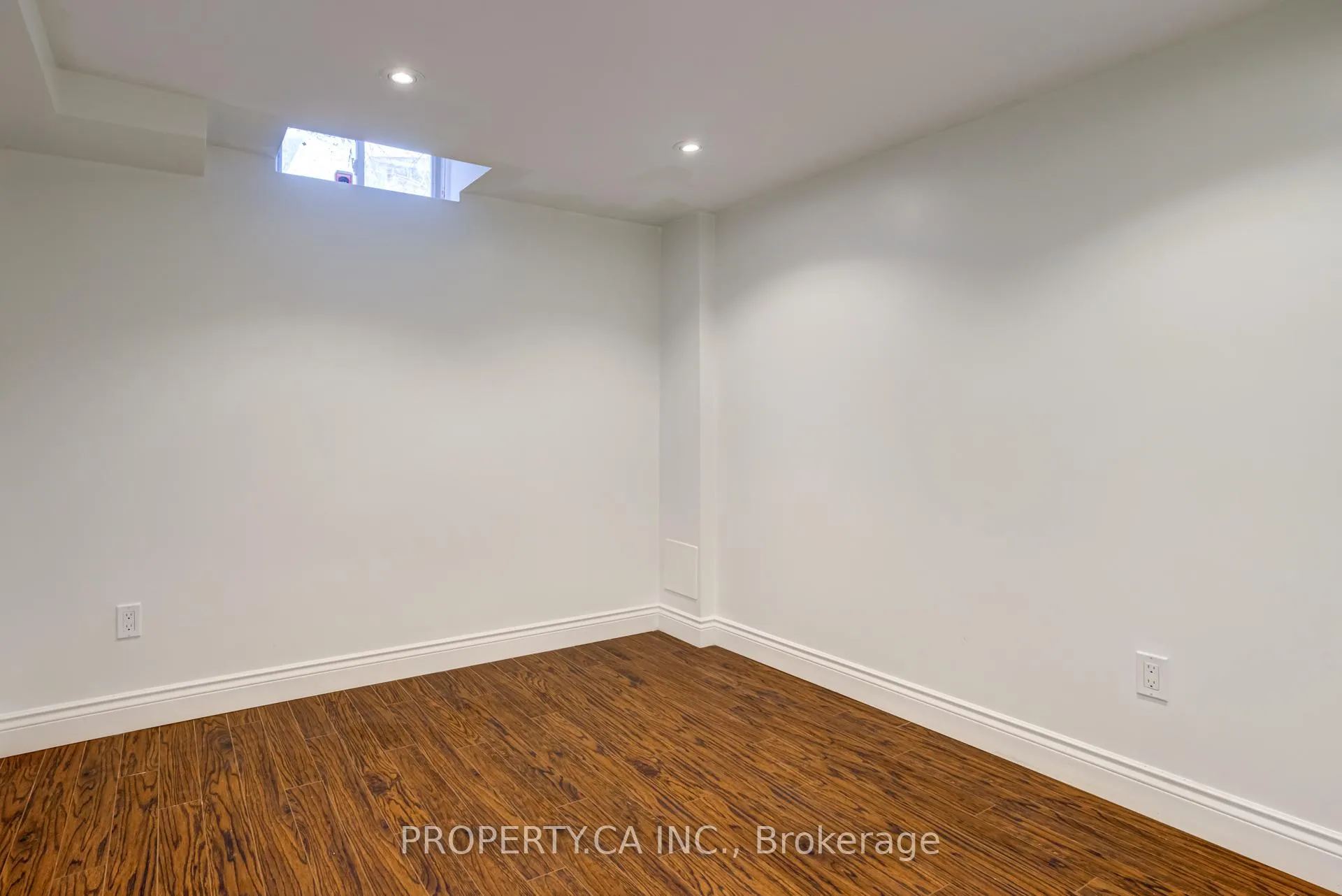 Photo 20 of 23 Panorama Way, Hamilton, Winona Park — HOMEH