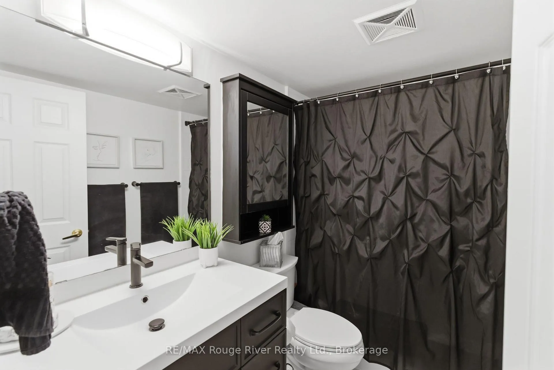 Photo 5 of Unit 1, 8 Petra Way, Whitby, Pringle Creek — HOMEH