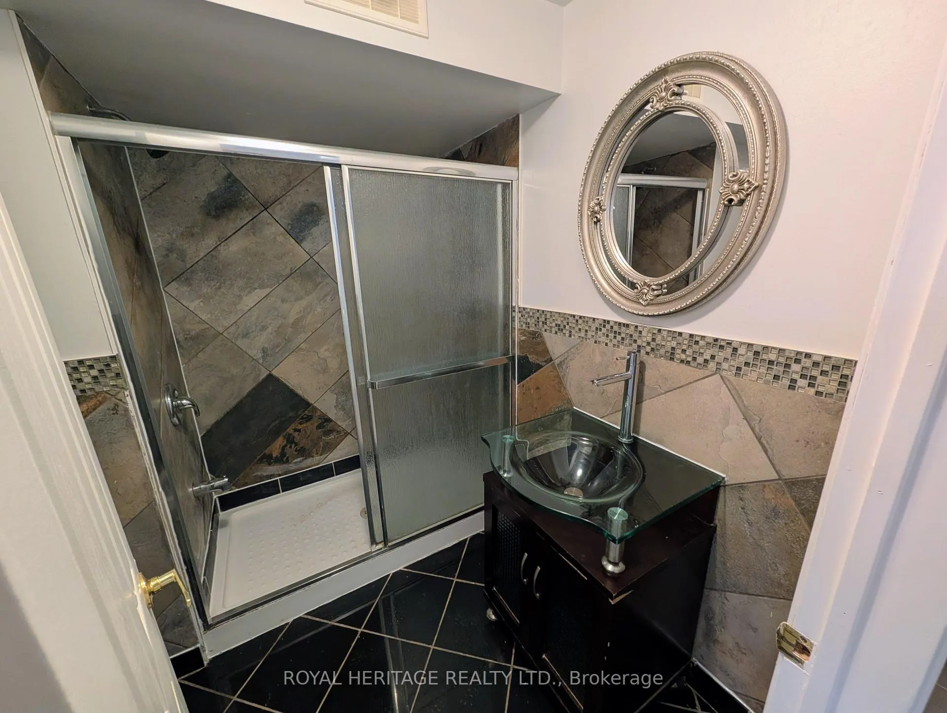 Photo 5 of 46 Solace Road, Markham, Greensborough — HOMEH