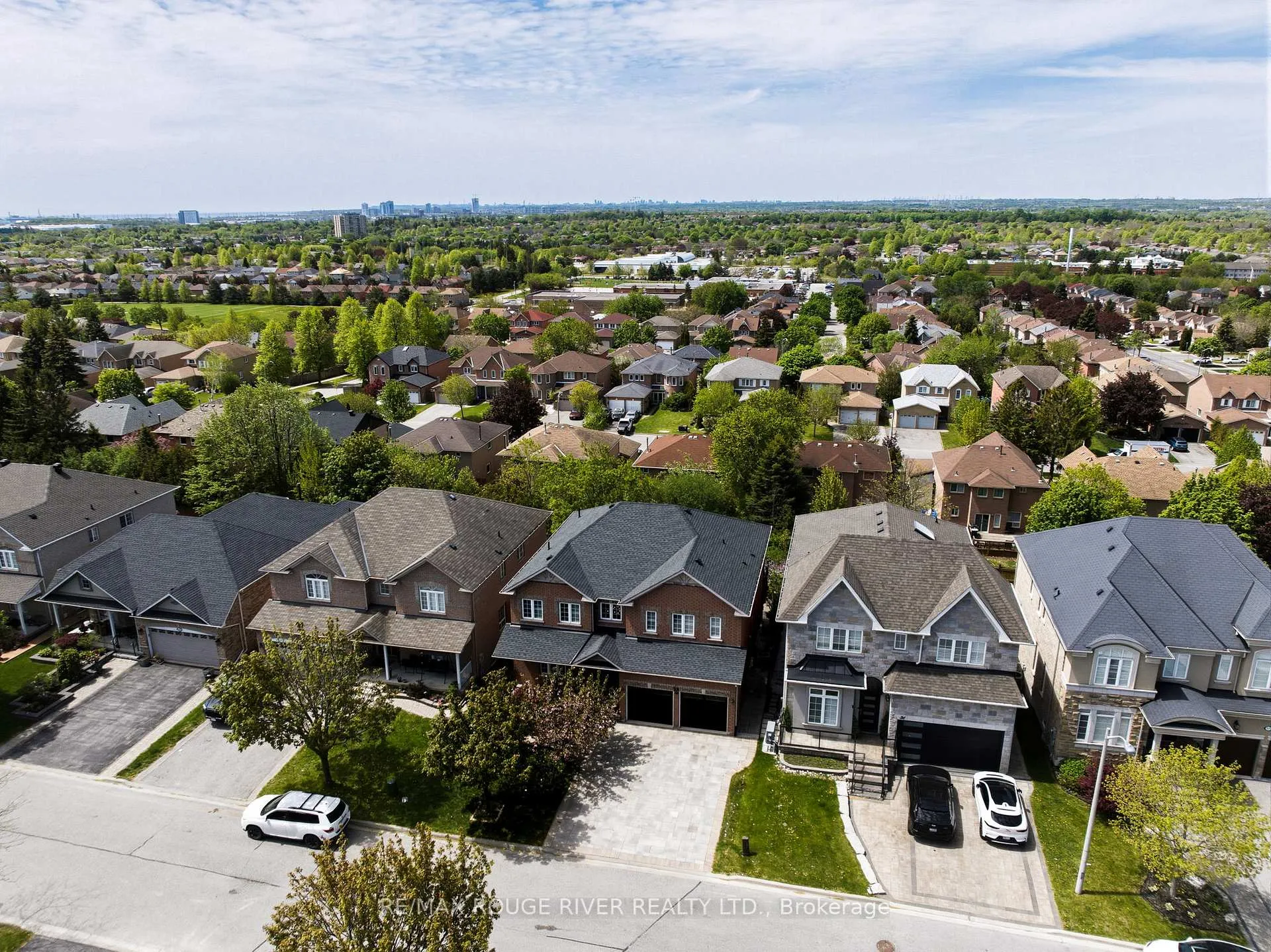 Photo 2 of 29 Sheldon Drive, Ajax, Central — HOMEH