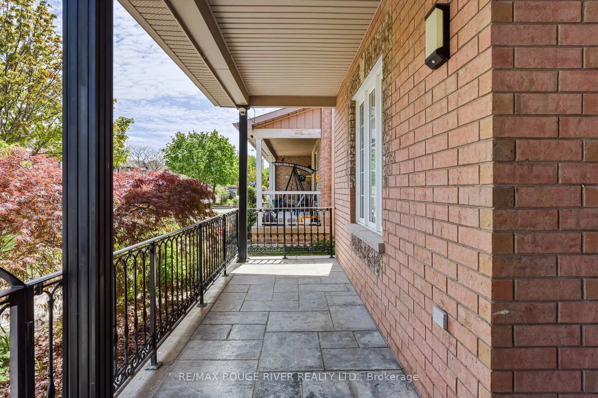 Photo 3 of 29 Sheldon Drive, Ajax, Central — HOMEH