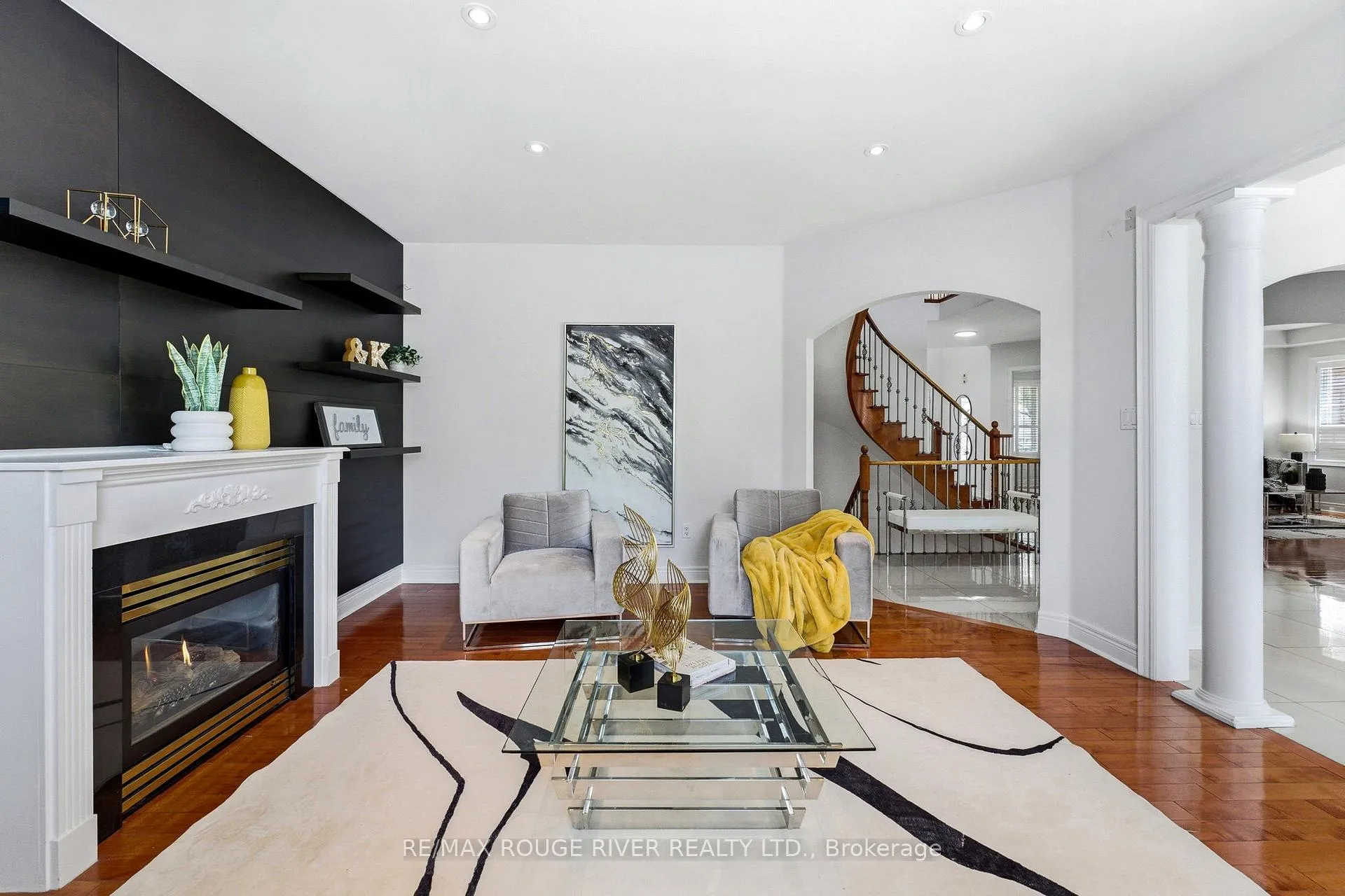 Photo 10 of 29 Sheldon Drive, Ajax, Central — HOMEH