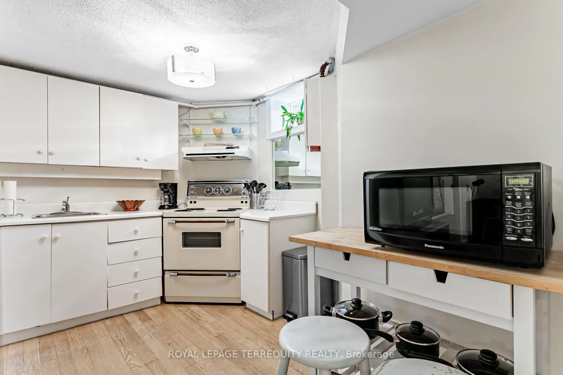 Photo 9 of Unit Bsmt, 74 Pine Crest Road, Toronto, High Park North — HOMEH