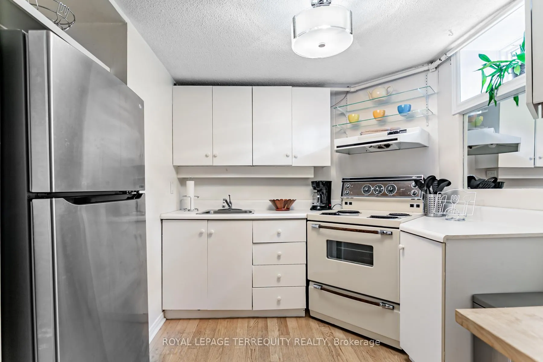 Photo 10 of Unit Bsmt, 74 Pine Crest Road, Toronto, High Park North — HOMEH