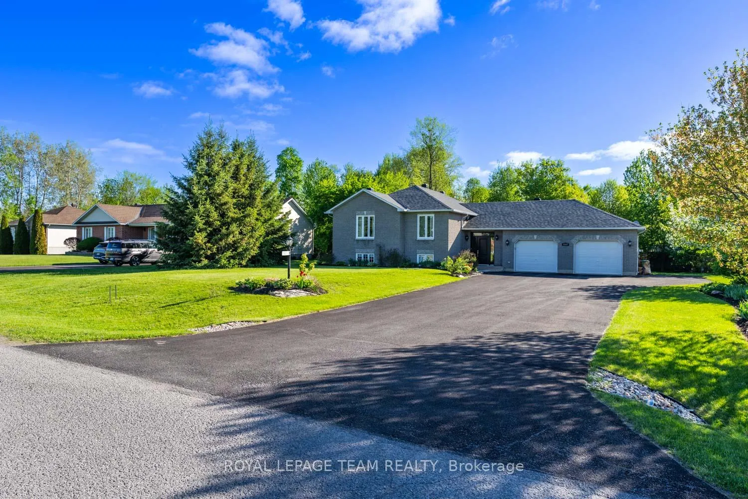 Photo 1 of 1517 Back Place Avenue, Ottawa, Greely — HOMEH