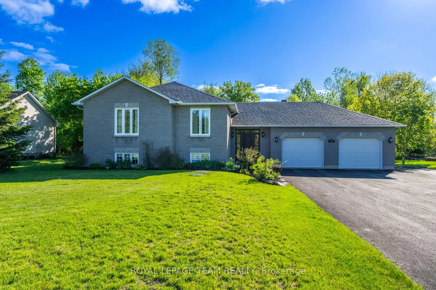 Photo 2 of 1517 Back Place Avenue, Ottawa, Greely — HOMEH