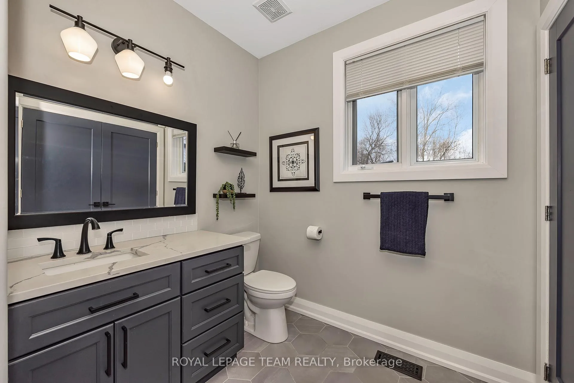 Photo 5 of 1517 Back Place Avenue, Ottawa, Greely — HOMEH