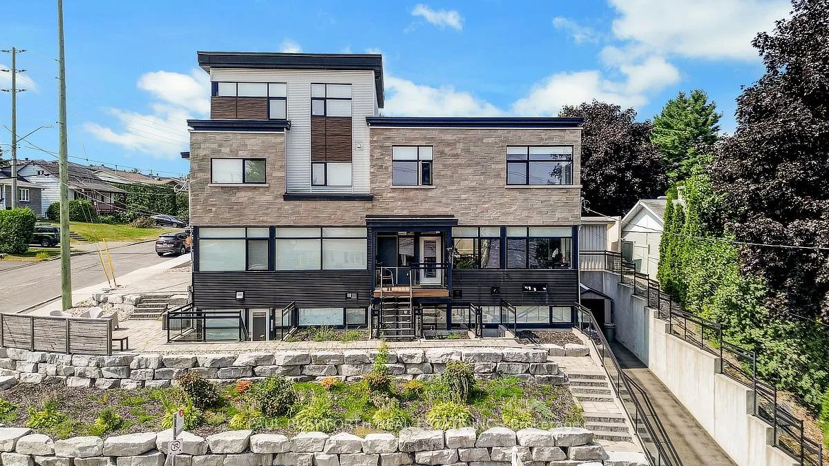 Front of Unit B, 7039 Notre Dame Street