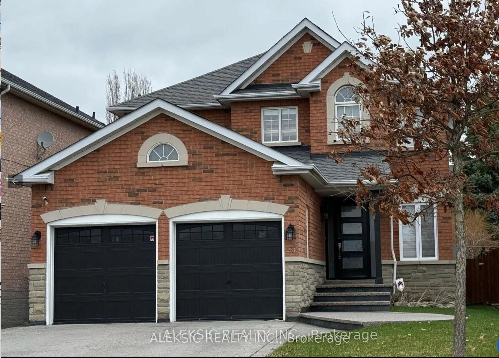 Front of 33 Hillpath Crescent