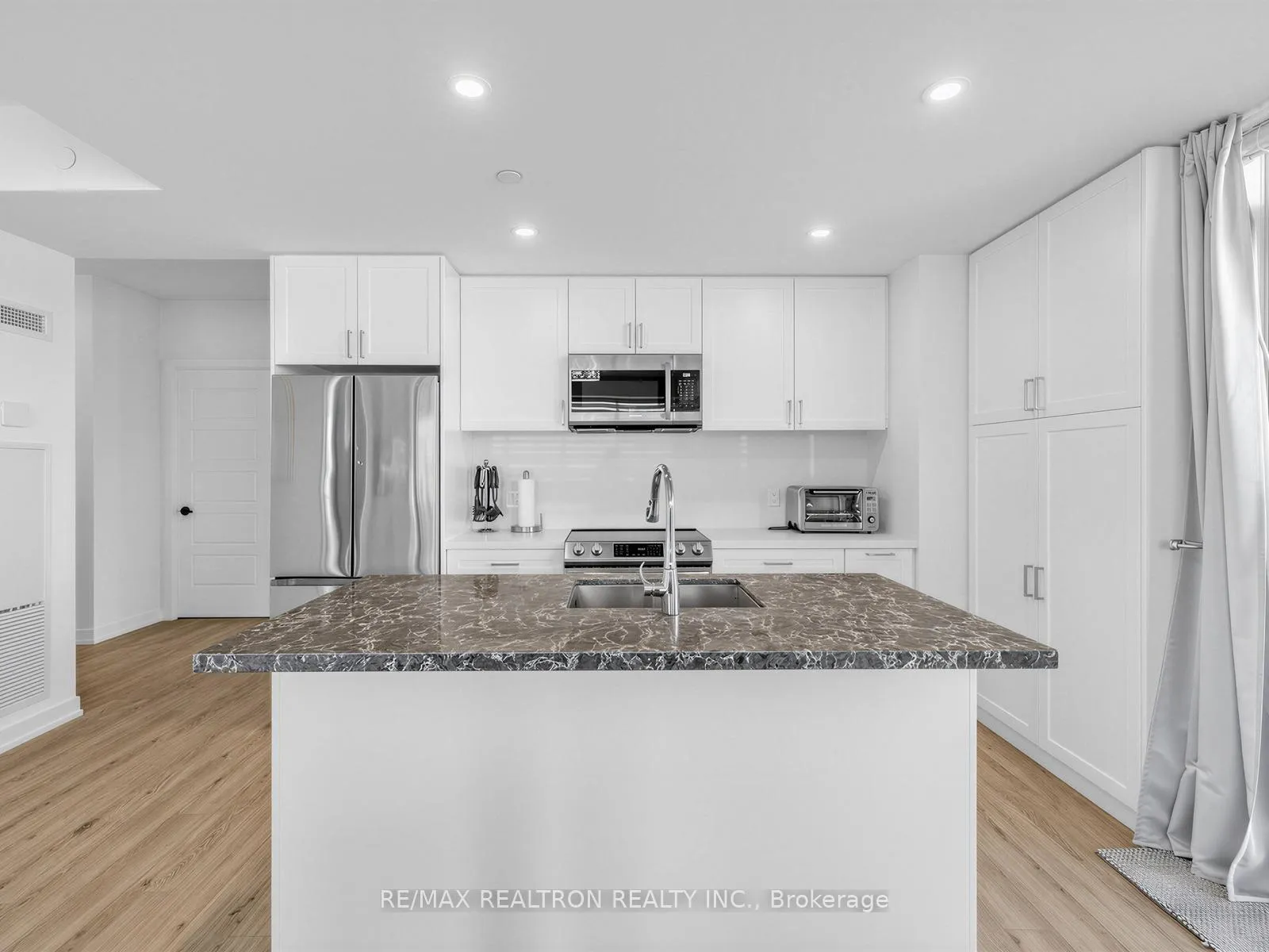 Photo 13 of Unit 317, 415 Sea Ray Avenue, Innisfil, Rural Innisfil — HOMEH
