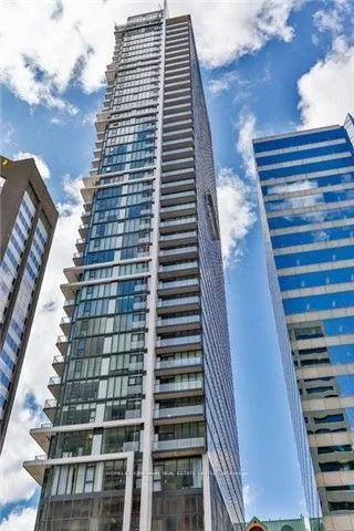 Front of Unit 1110, 426 University Avenue