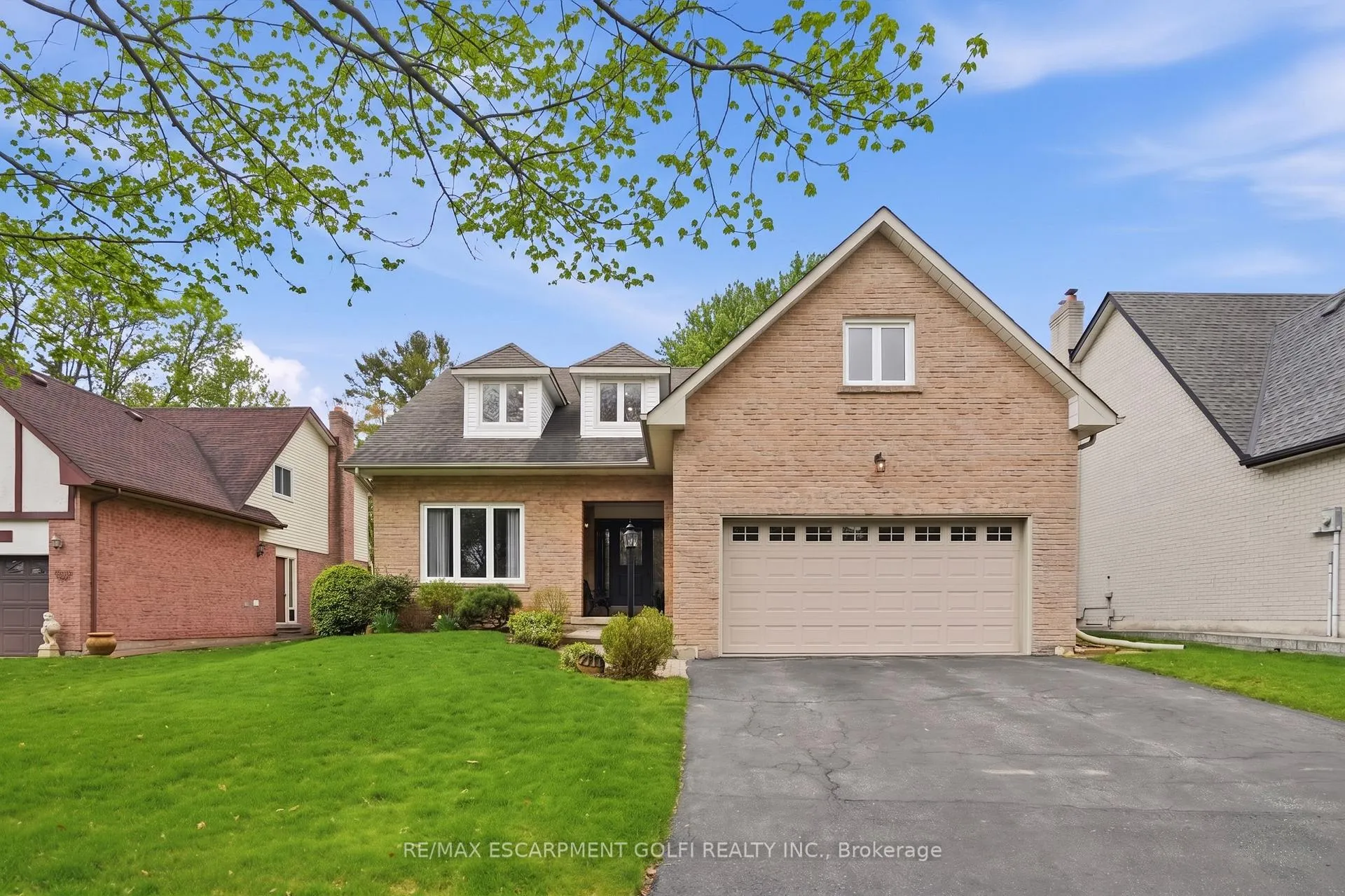 Photo 2 of 212 Digby Road, Oakville, Ford — HOMEH