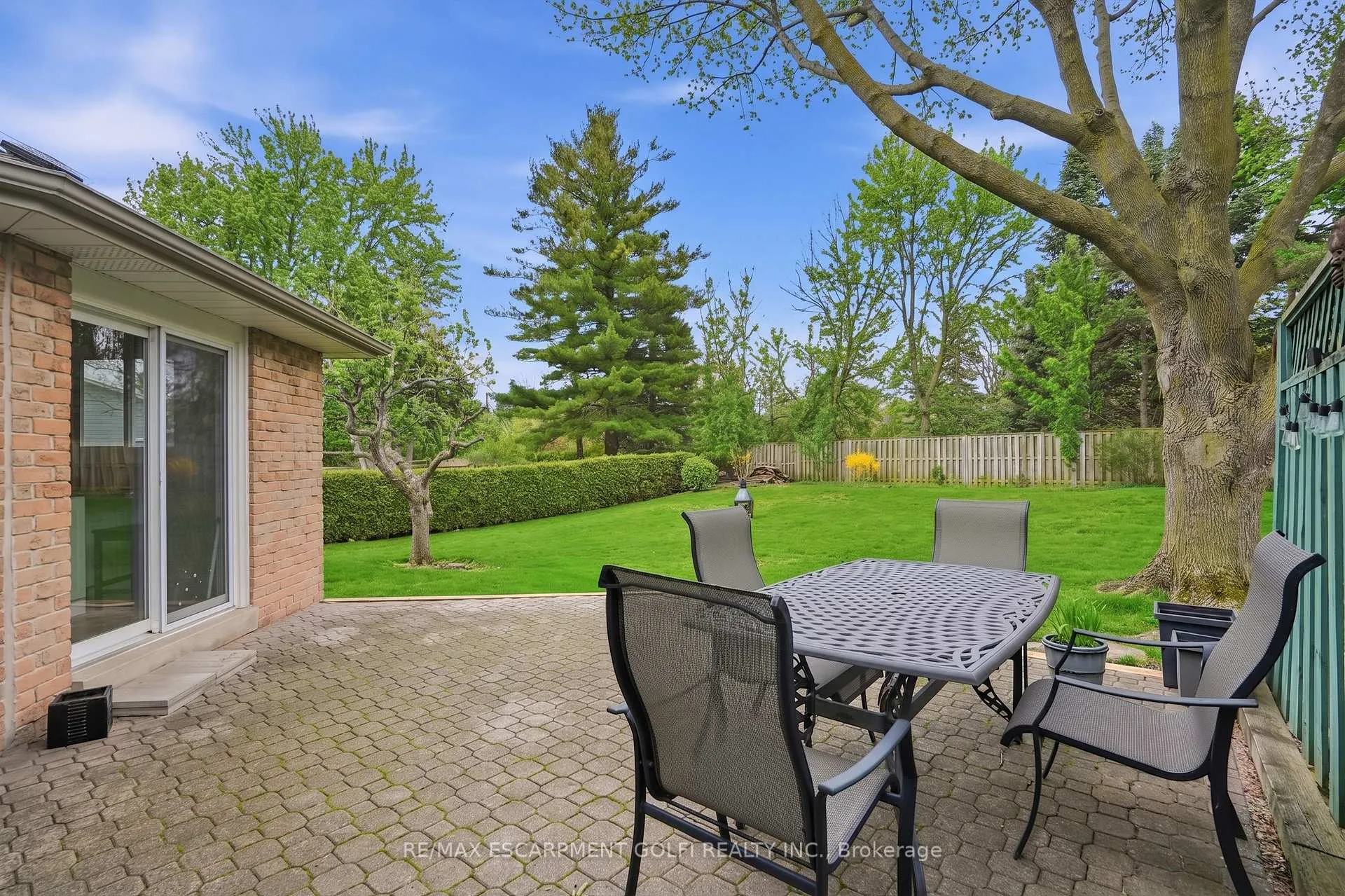 Photo 3 of 212 Digby Road, Oakville, Ford — HOMEH
