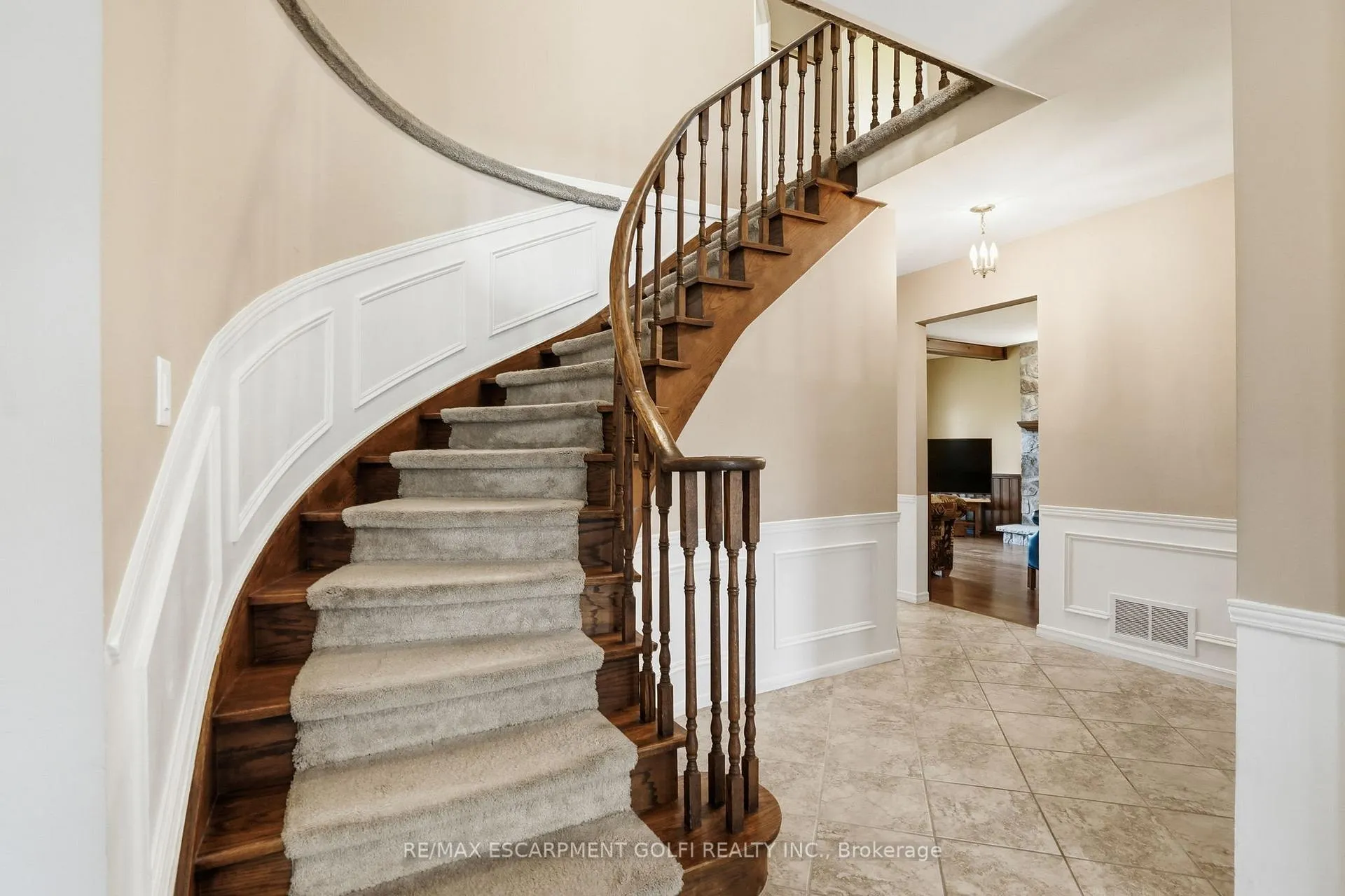 Photo 7 of 212 Digby Road, Oakville, Ford — HOMEH
