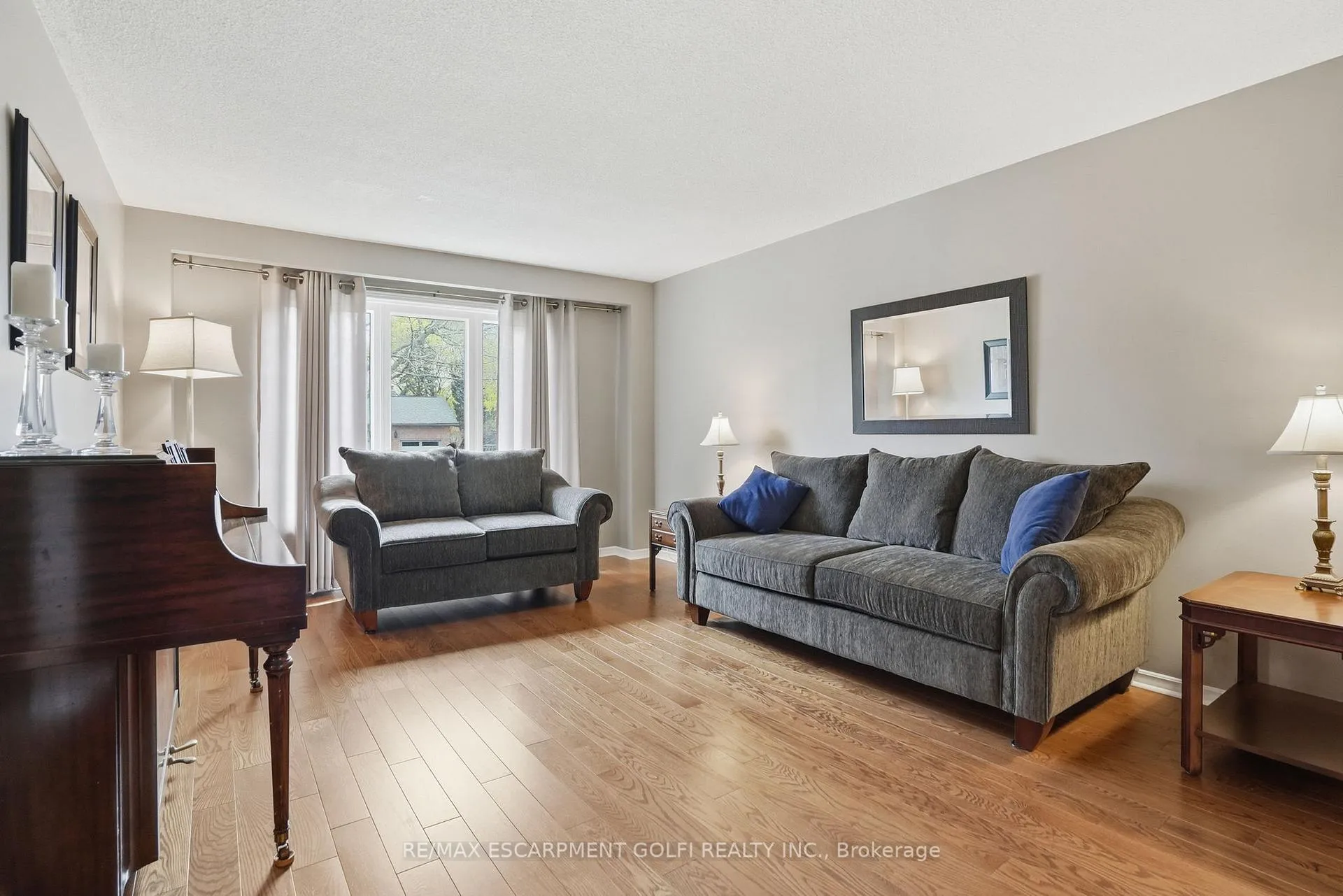 Photo 8 of 212 Digby Road, Oakville, Ford — HOMEH