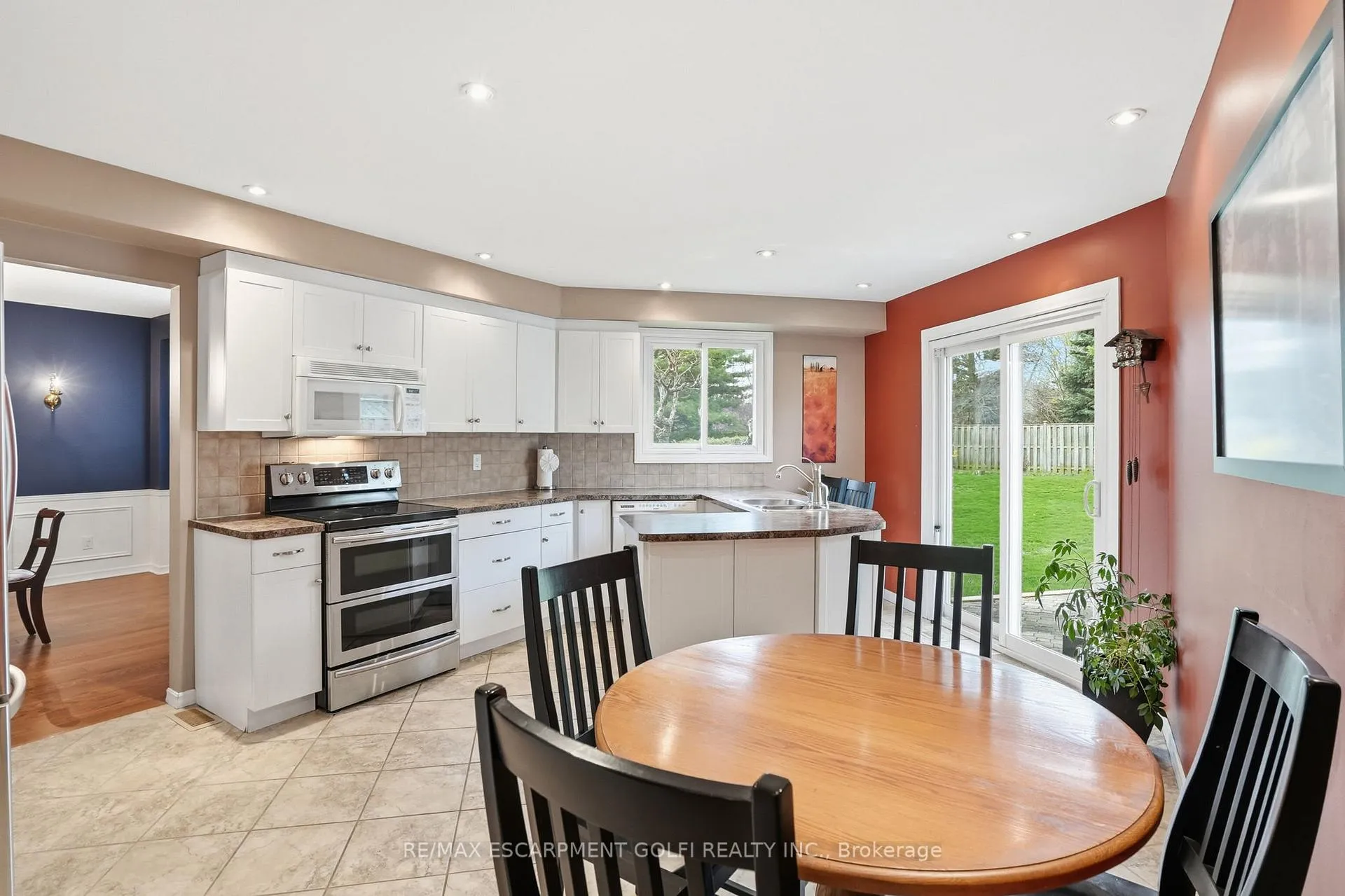 Photo 11 of 212 Digby Road, Oakville, Ford — HOMEH