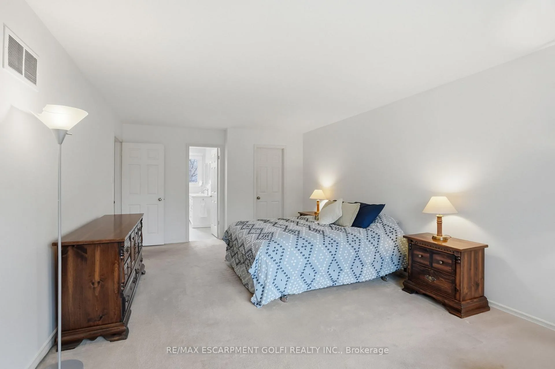 Photo 19 of 212 Digby Road, Oakville, Ford — HOMEH