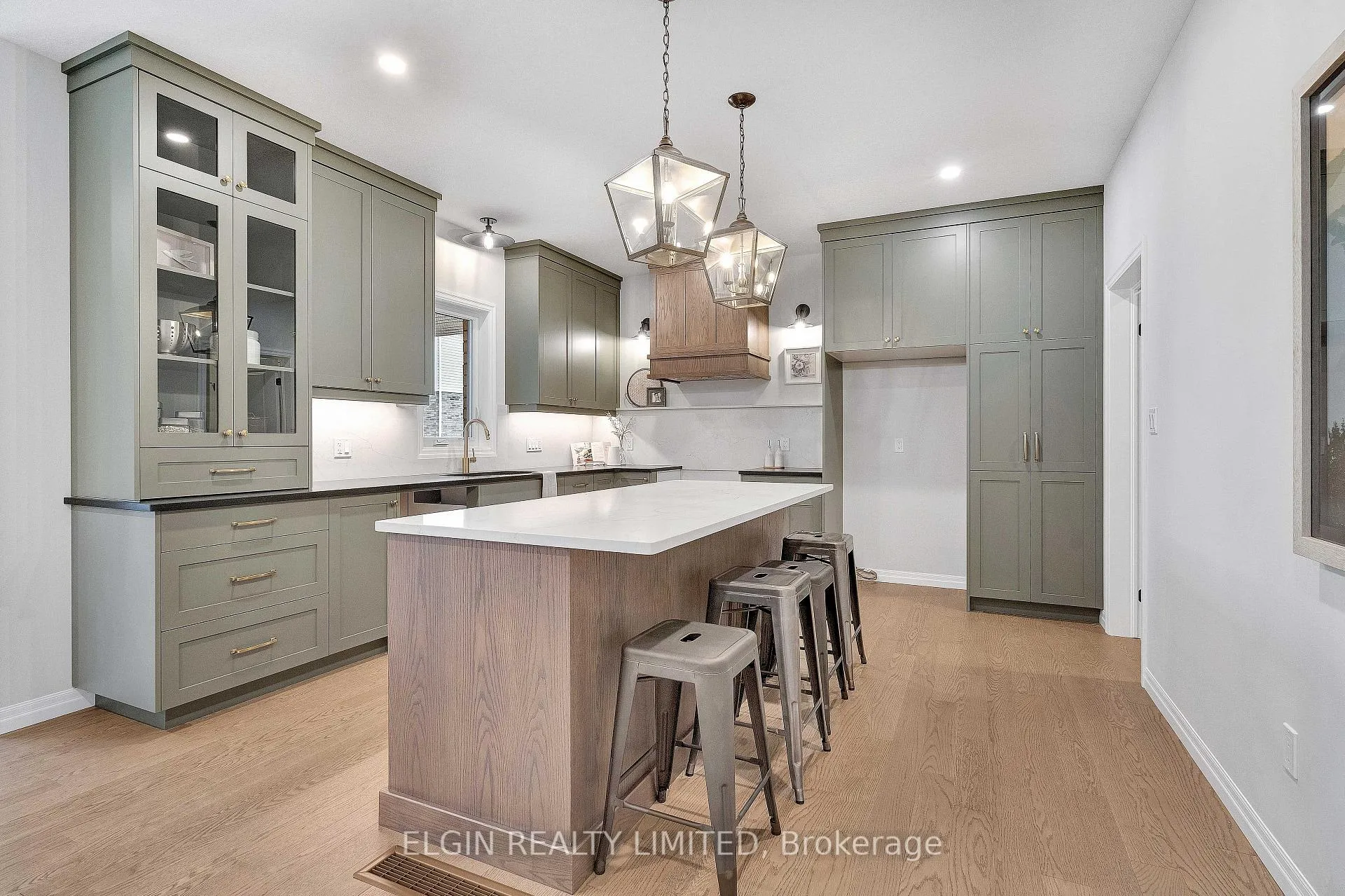 Photo 12 of 6 Keba Crescent, Tillsonburg — HOMEH