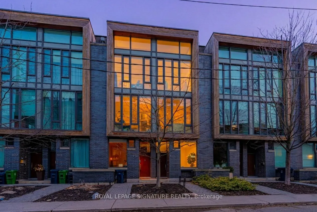 Front of 845 Richmond Street W