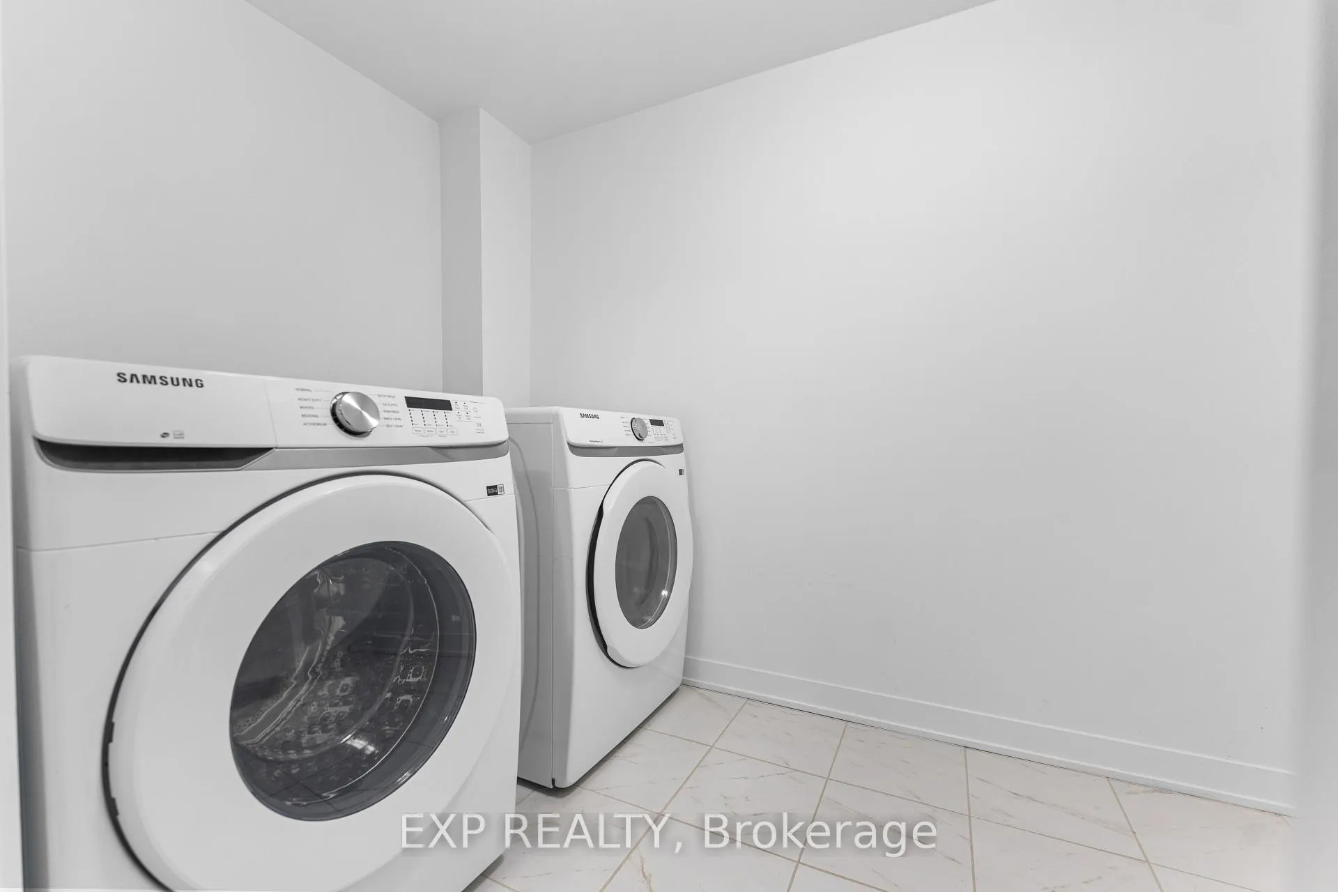 Photo 8 of 720 Hydrus Private, Ottawa, Barrhaven - Half Moon Bay — HOMEH