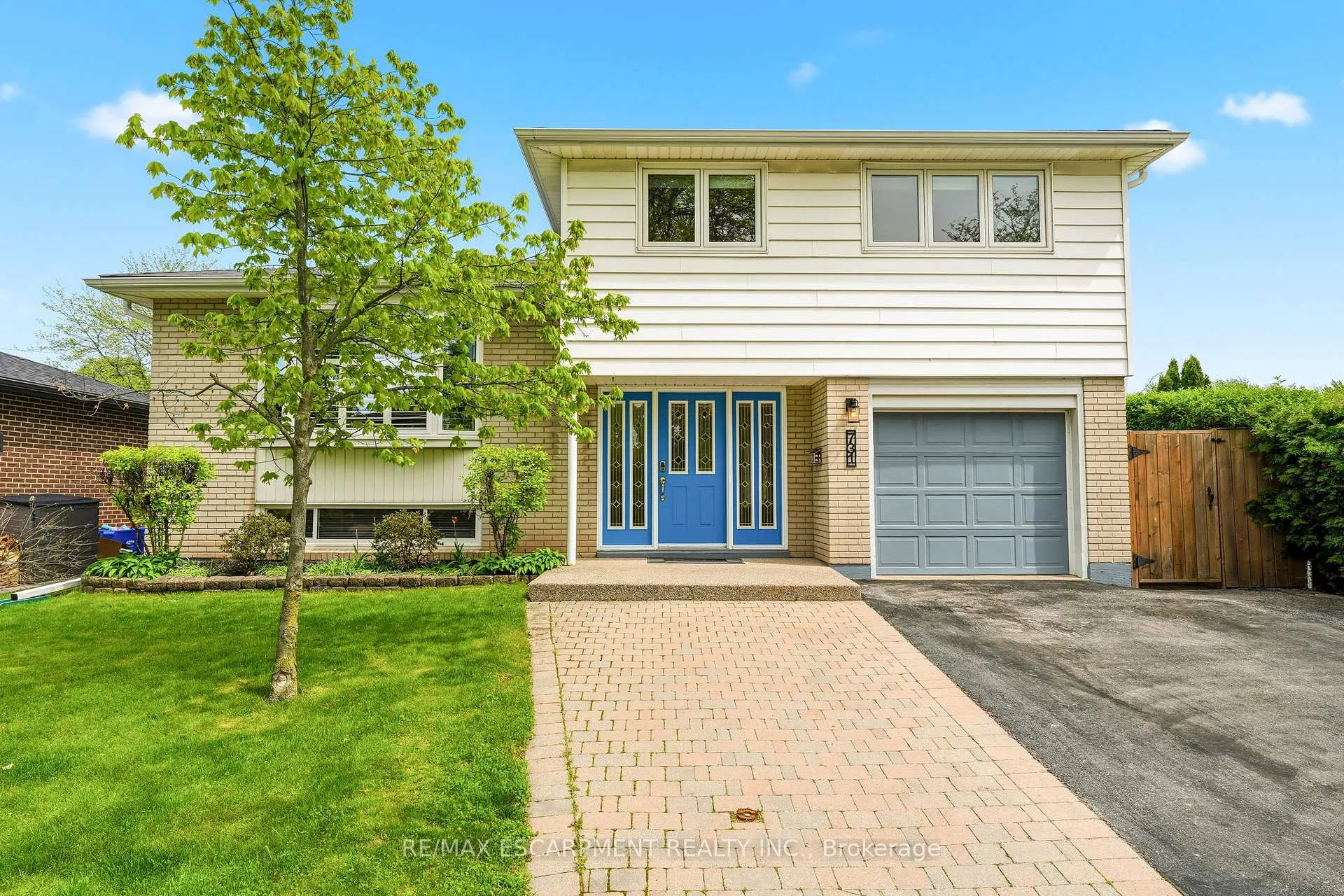 Photo 2 of 731 Mullin Way, Burlington, Appleby — HOMEH