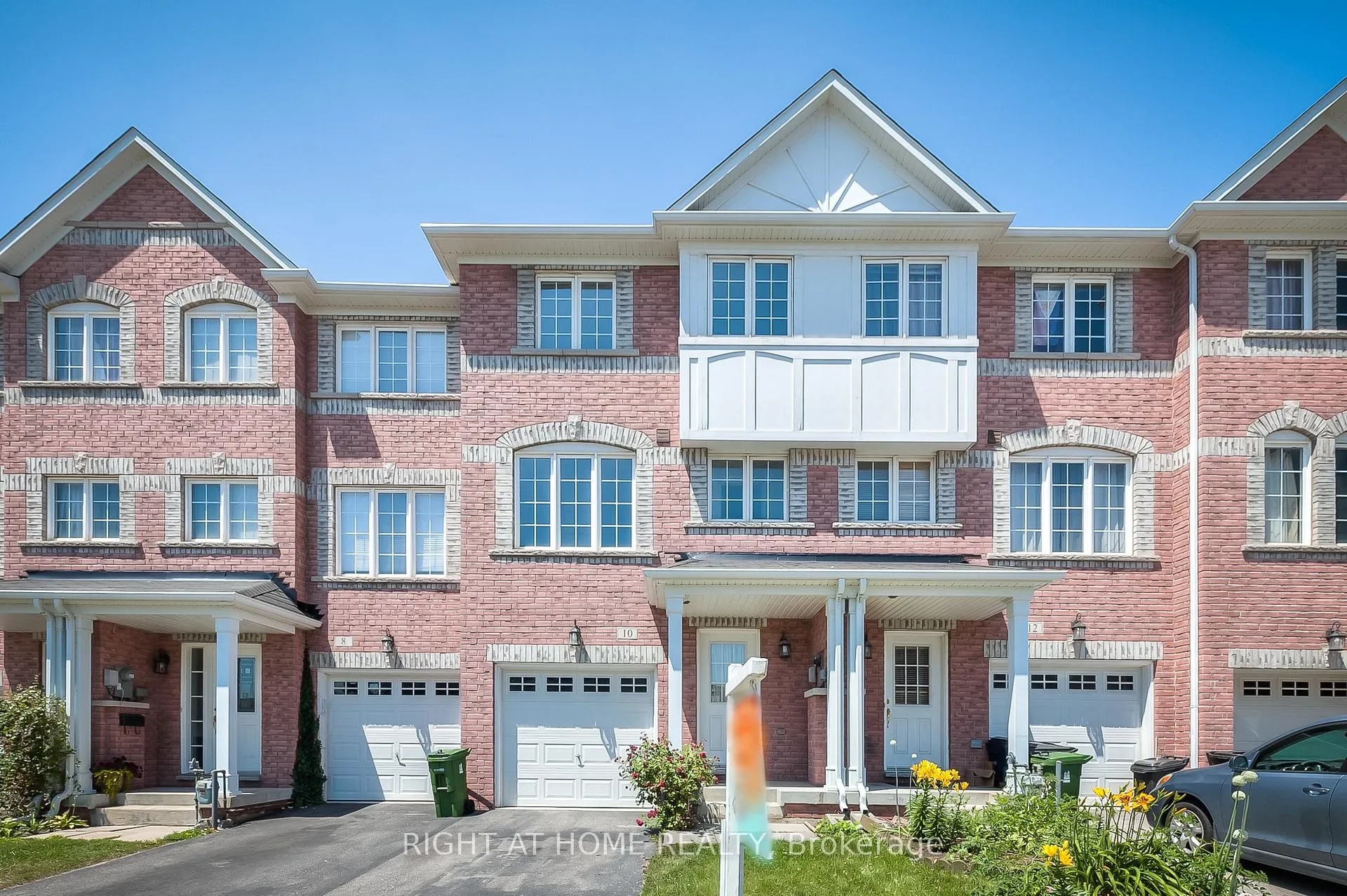 Photo 2 of 10 Wilkes Crescent, Scarborough, Clairlea-Birchmount — HOMEH