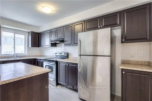 Photo 4 of 10 Wilkes Crescent, Scarborough, Clairlea-Birchmount — HOMEH